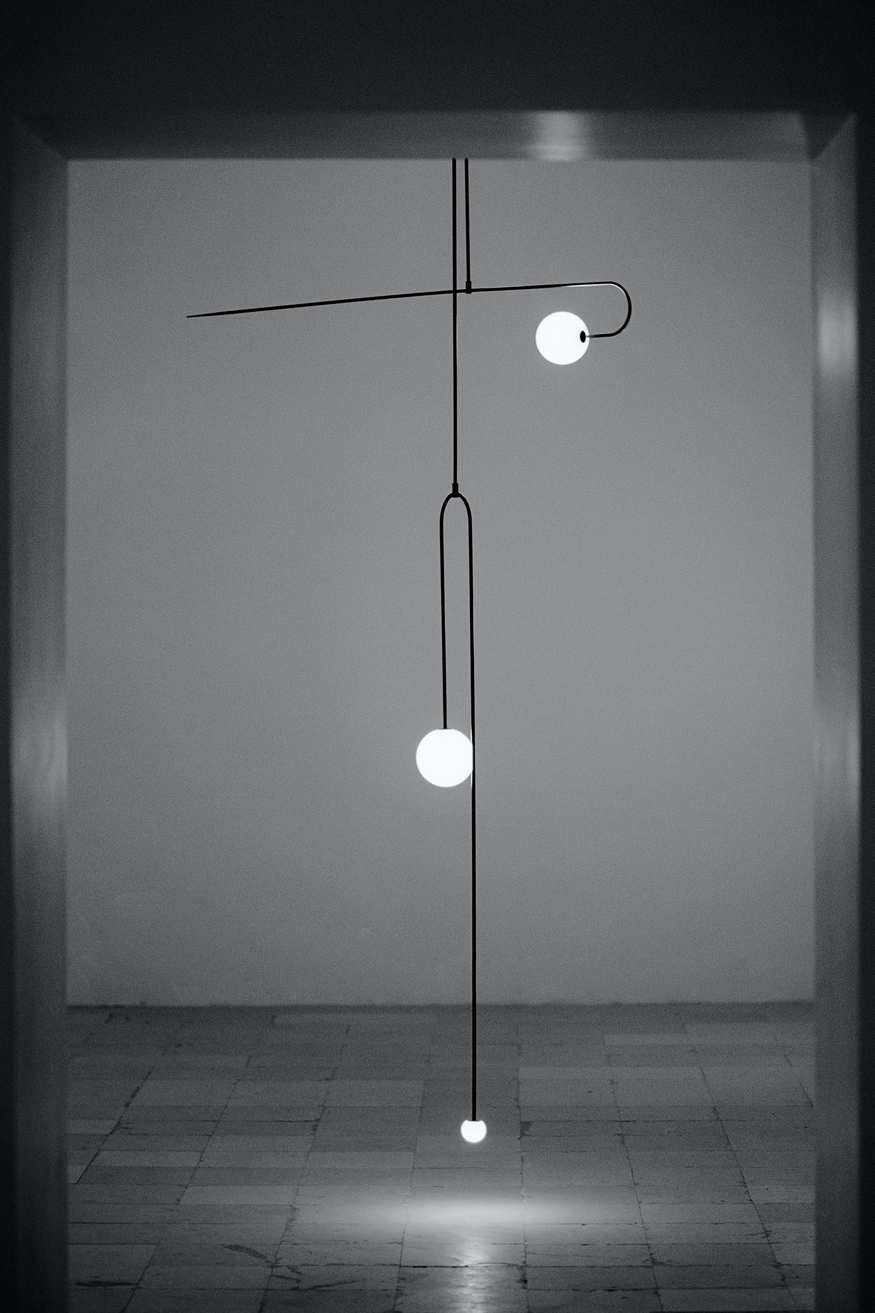 Lustra Chandelier Mobile Black Minimalist-Neutral Decor
