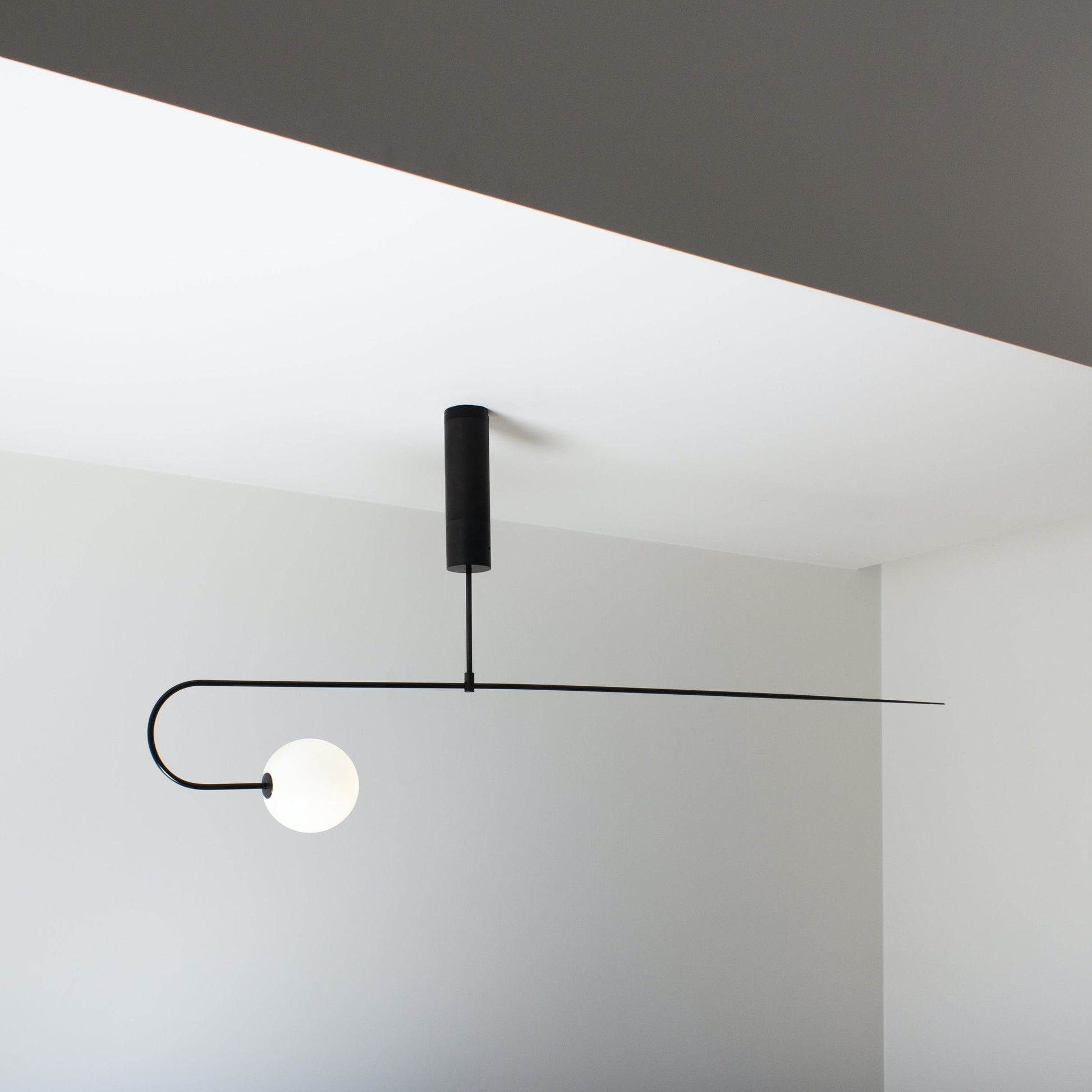 Lustra Chandelier Mobile Black Minimalist-Neutral Decor