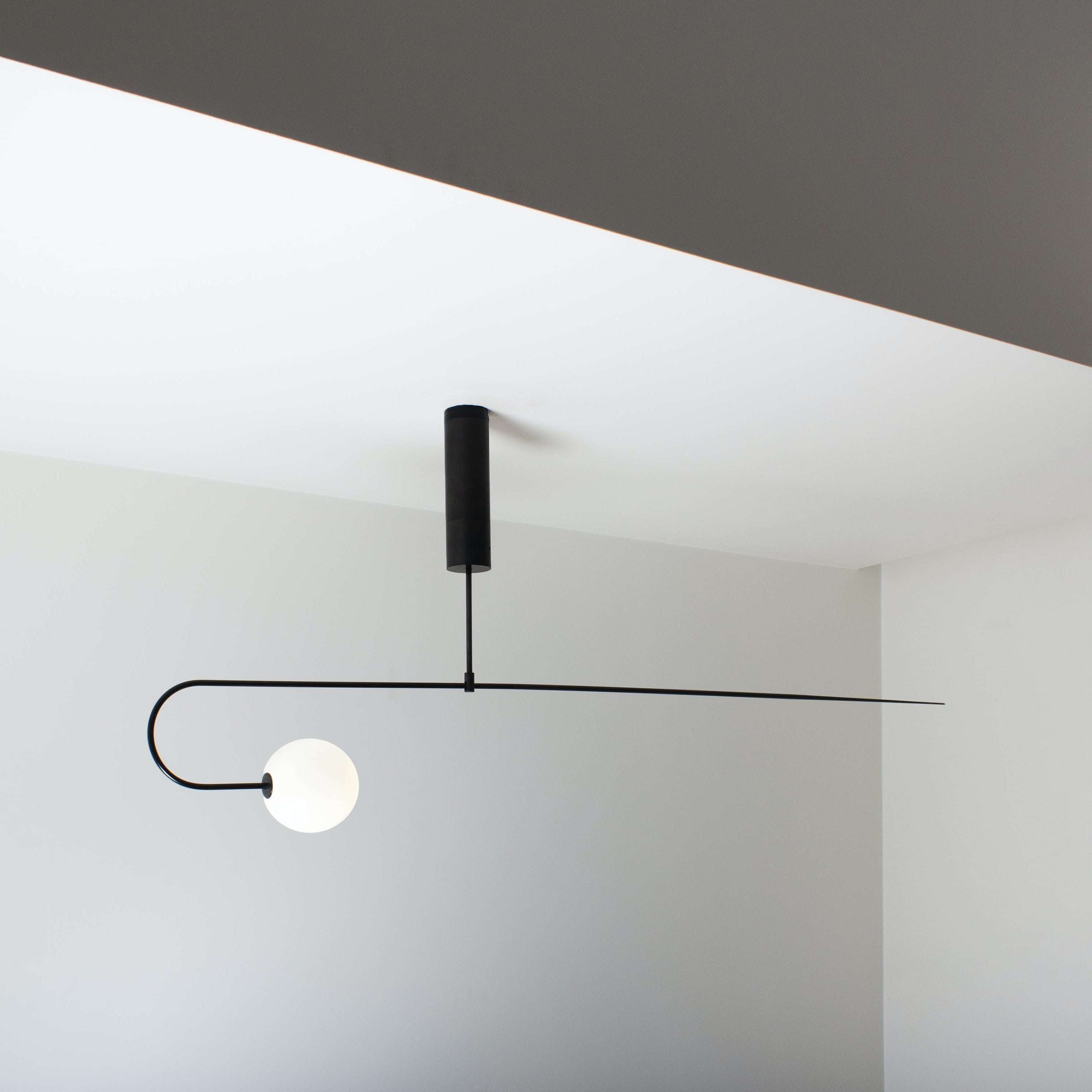 Lustra Chandelier Mobile Black Minimalist-Neutral Decor