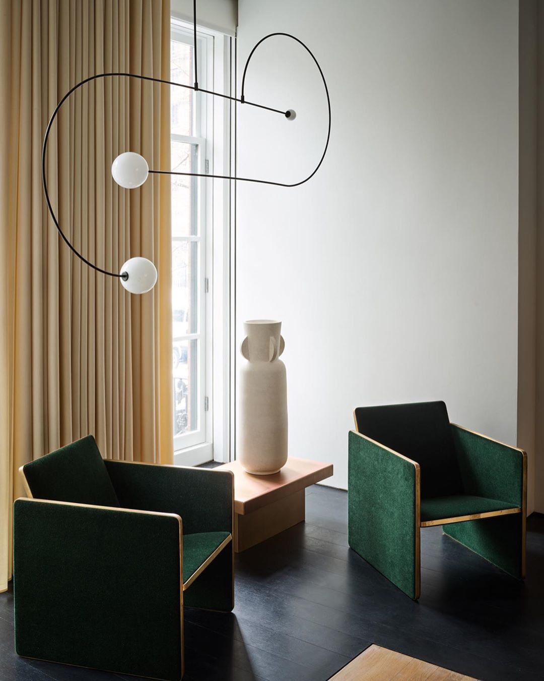 Lustra Chandelier Mobile Black Minimalist-Neutral Decor