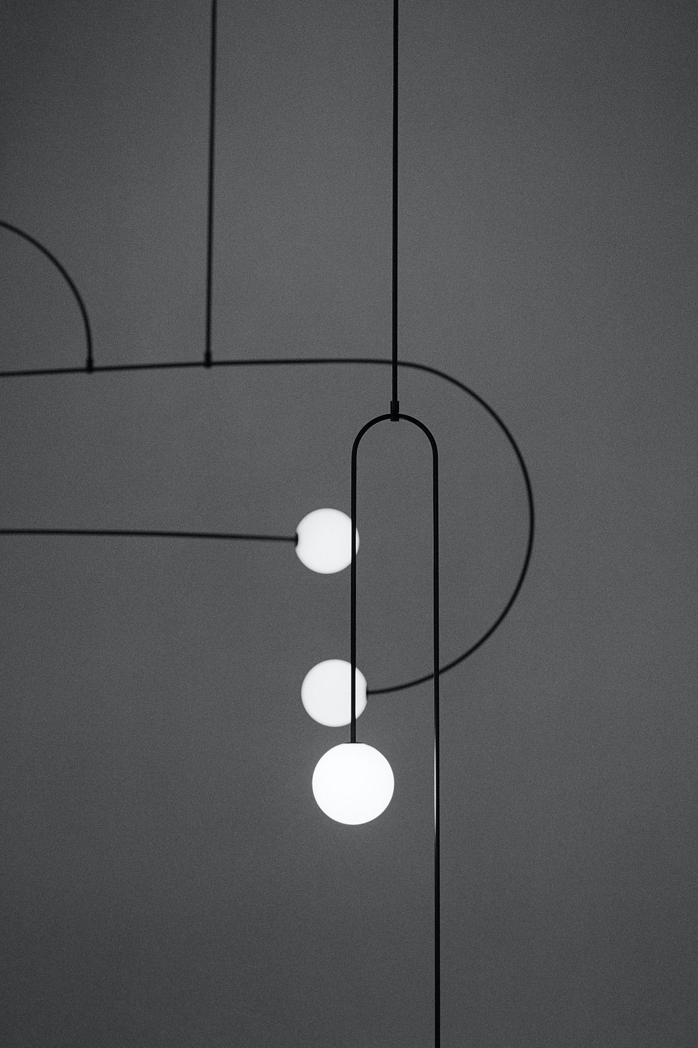 Lustra Chandelier Mobile Black Minimalist-Neutral Decor