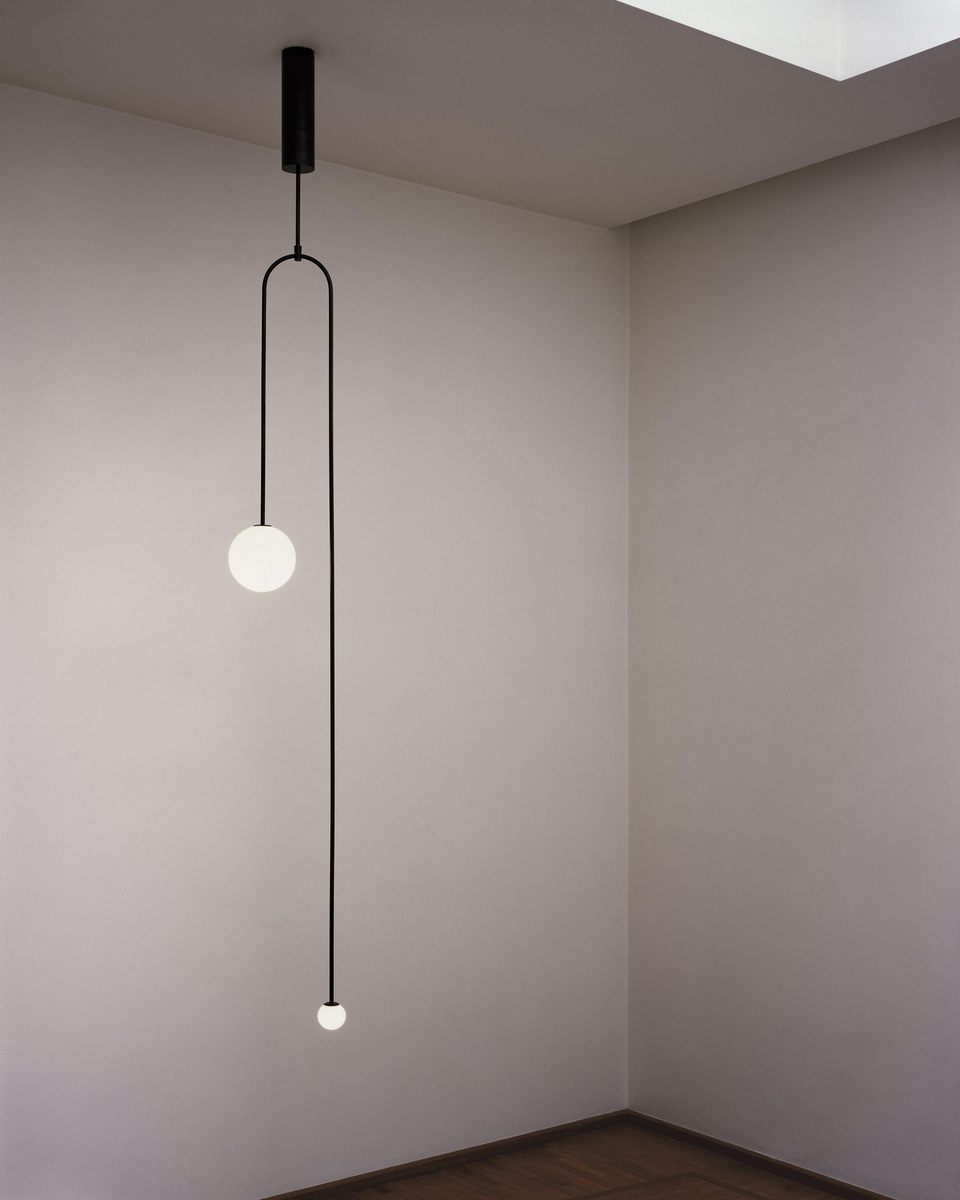 Lustra Chandelier Mobile Black Minimalist-Neutral Decor