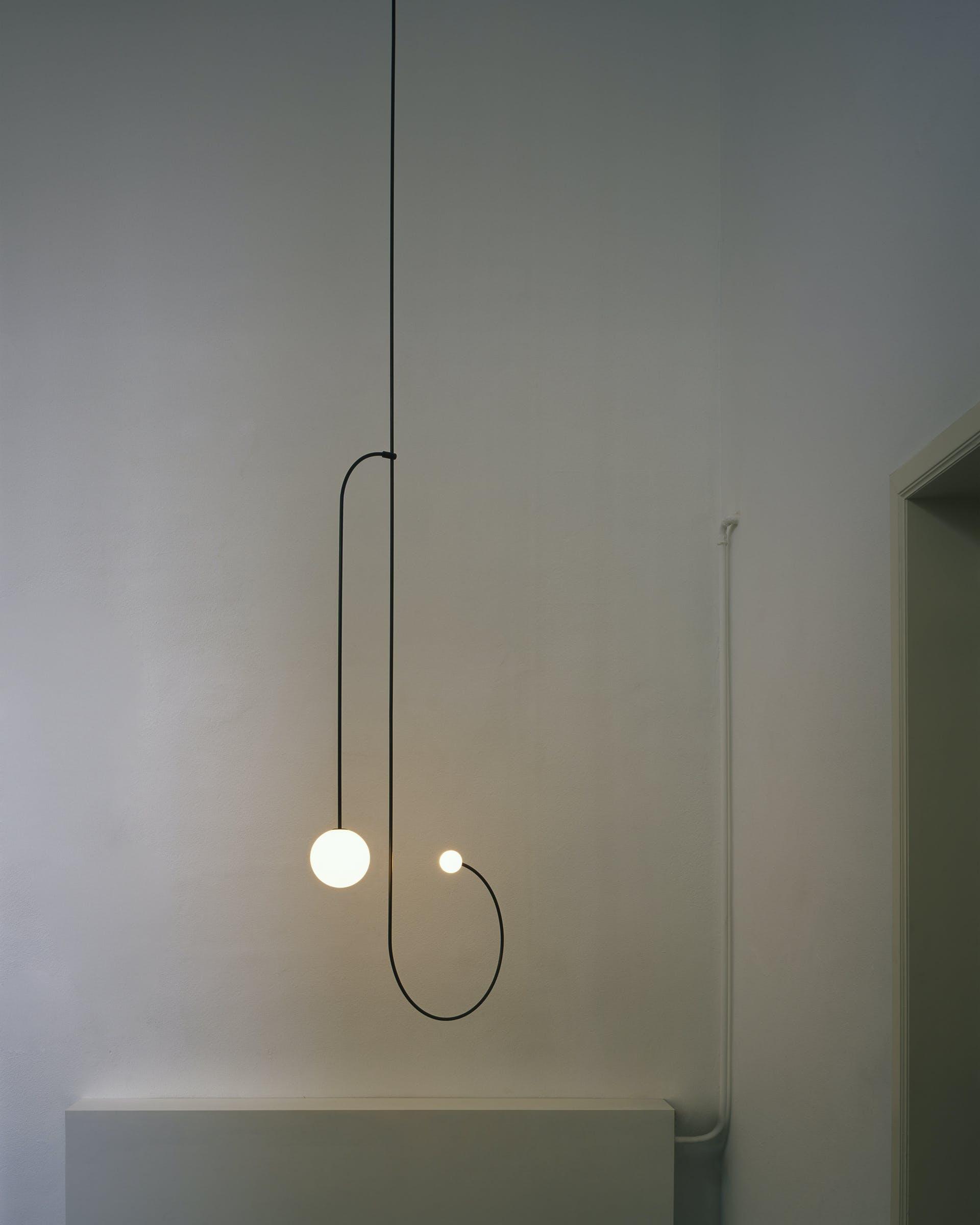 Lustra Chandelier Mobile Black Minimalist-Neutral Decor