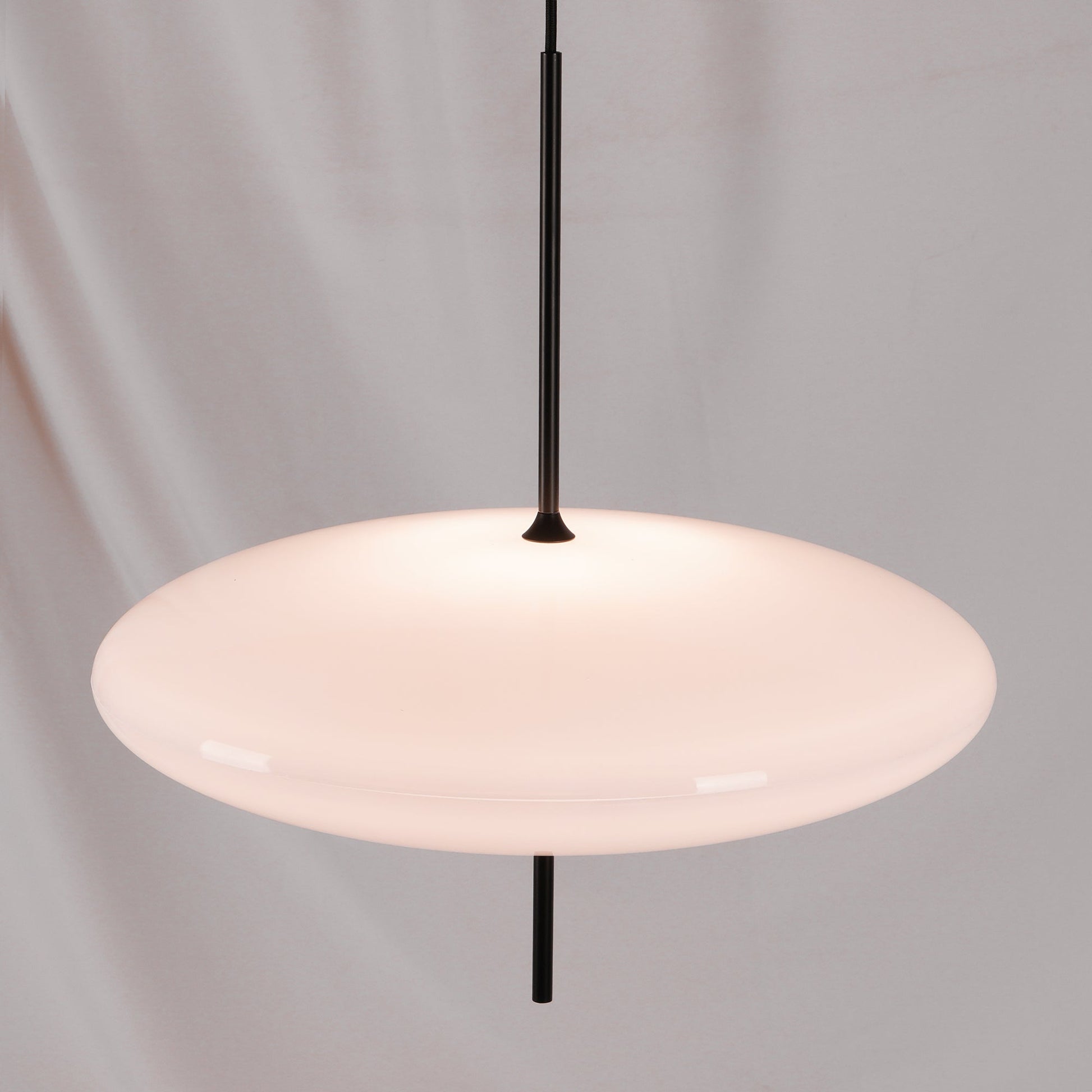 Quor Nordic Modern Oval Single Pendant Light - Neutral Decor