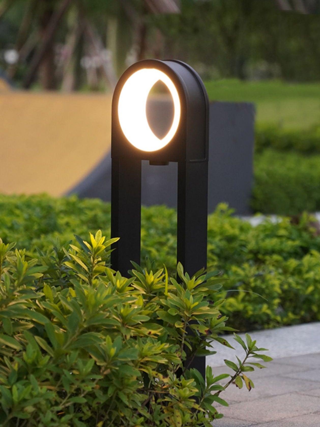 Jeremy Minimalist Outdoor Light-Neutral Decor