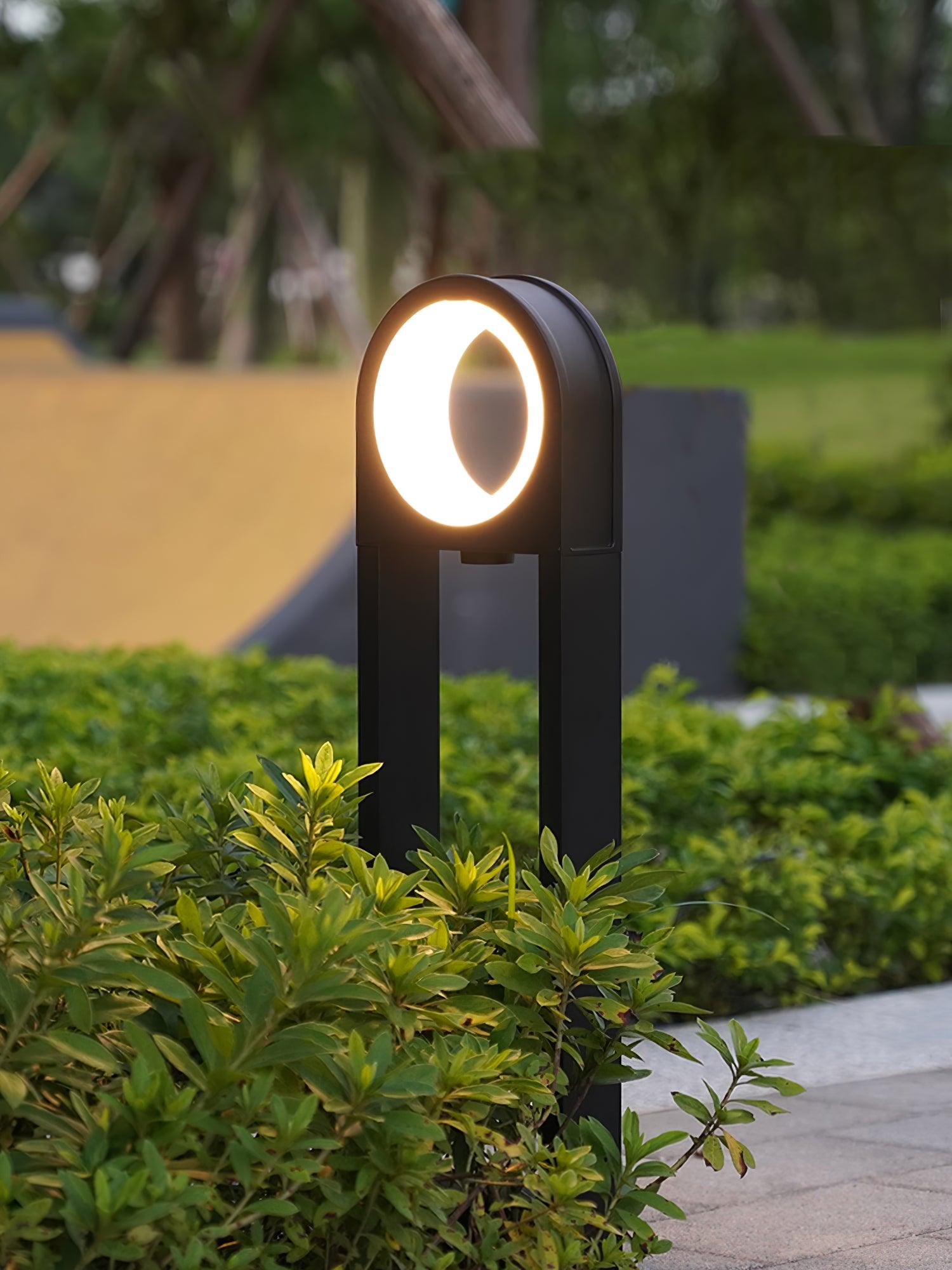 Jeremy Minimalist Outdoor Light-Neutral Decor