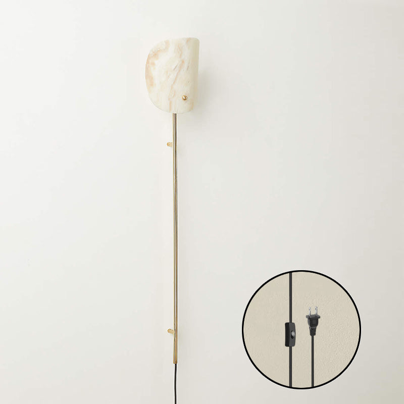 Dimensions and measurements of the Monet Onyx Plug-In Sconce.
