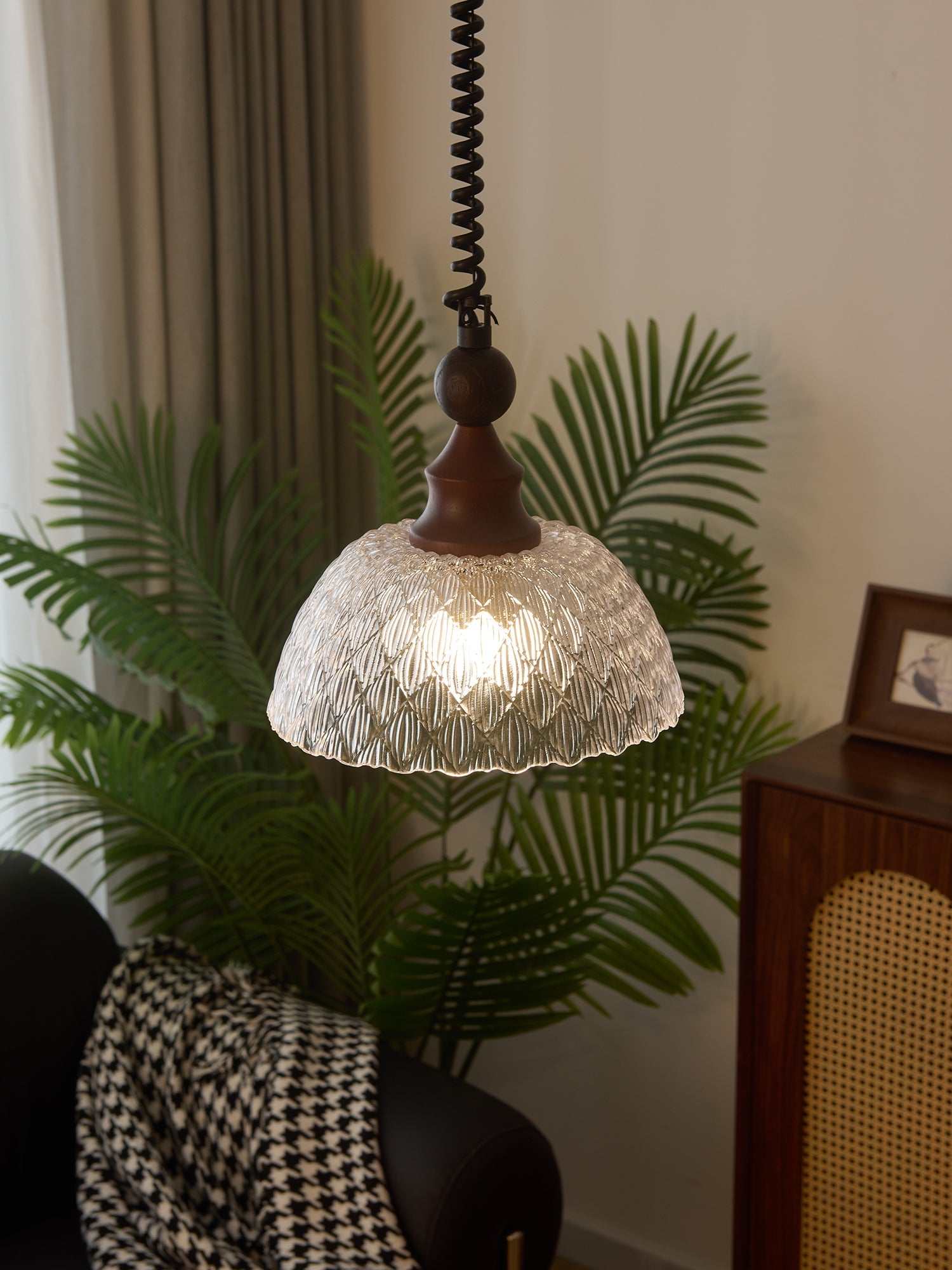Nydoreth Elegance Vintage Art Wood Pendant Lamp-Neutral Decor