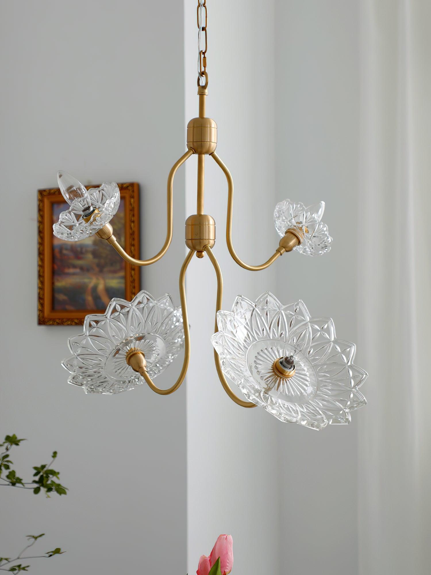 Lustra Chandelier Brass Glass Floral Vintage-Neutral Decor