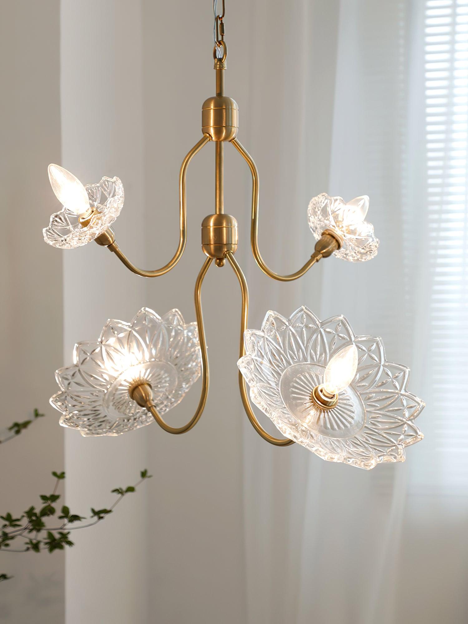 Lustra Chandelier Brass Glass Floral Vintage-Neutral Decor