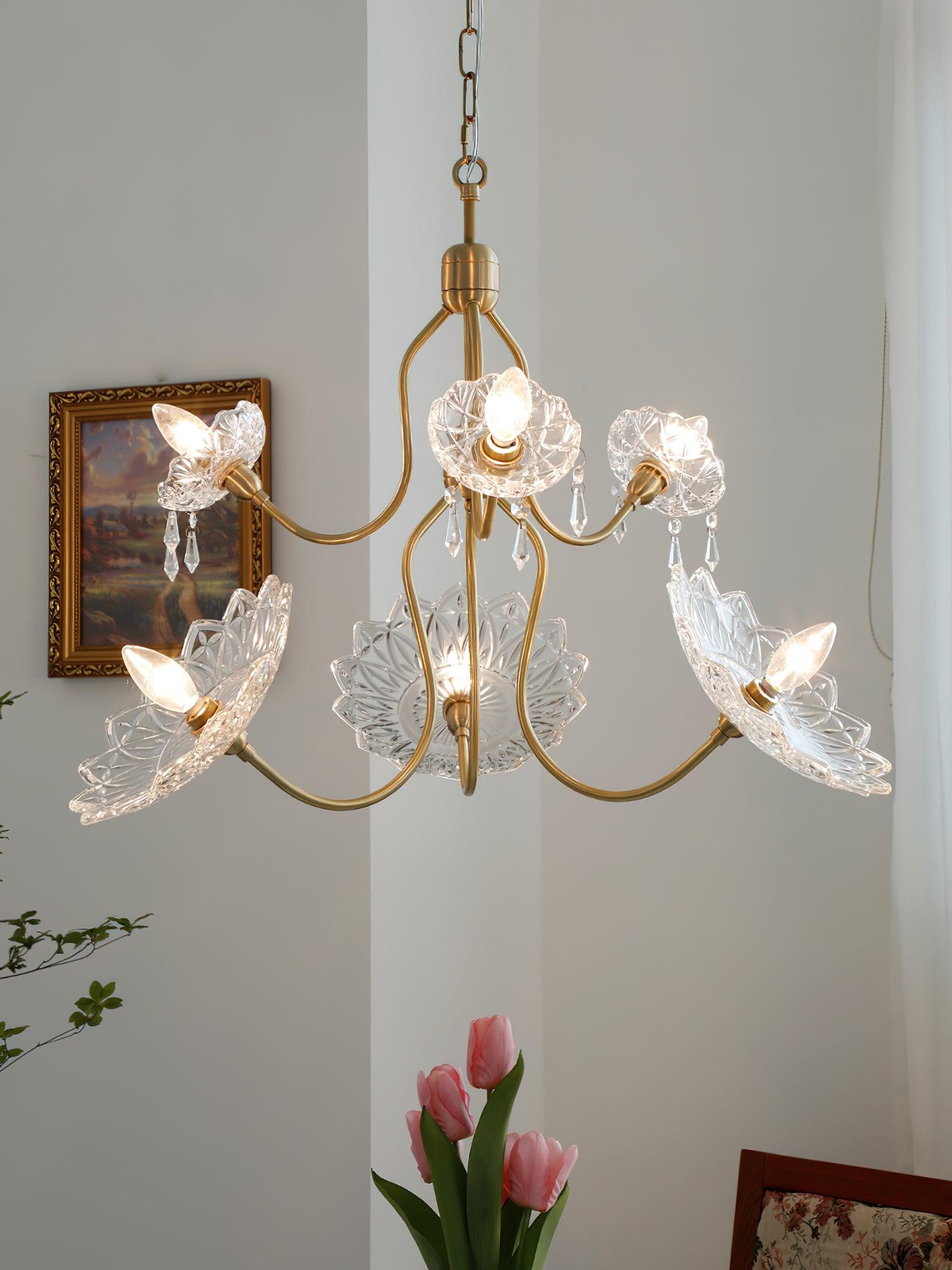Lustra Chandelier Brass Glass Floral Vintage-Neutral Decor