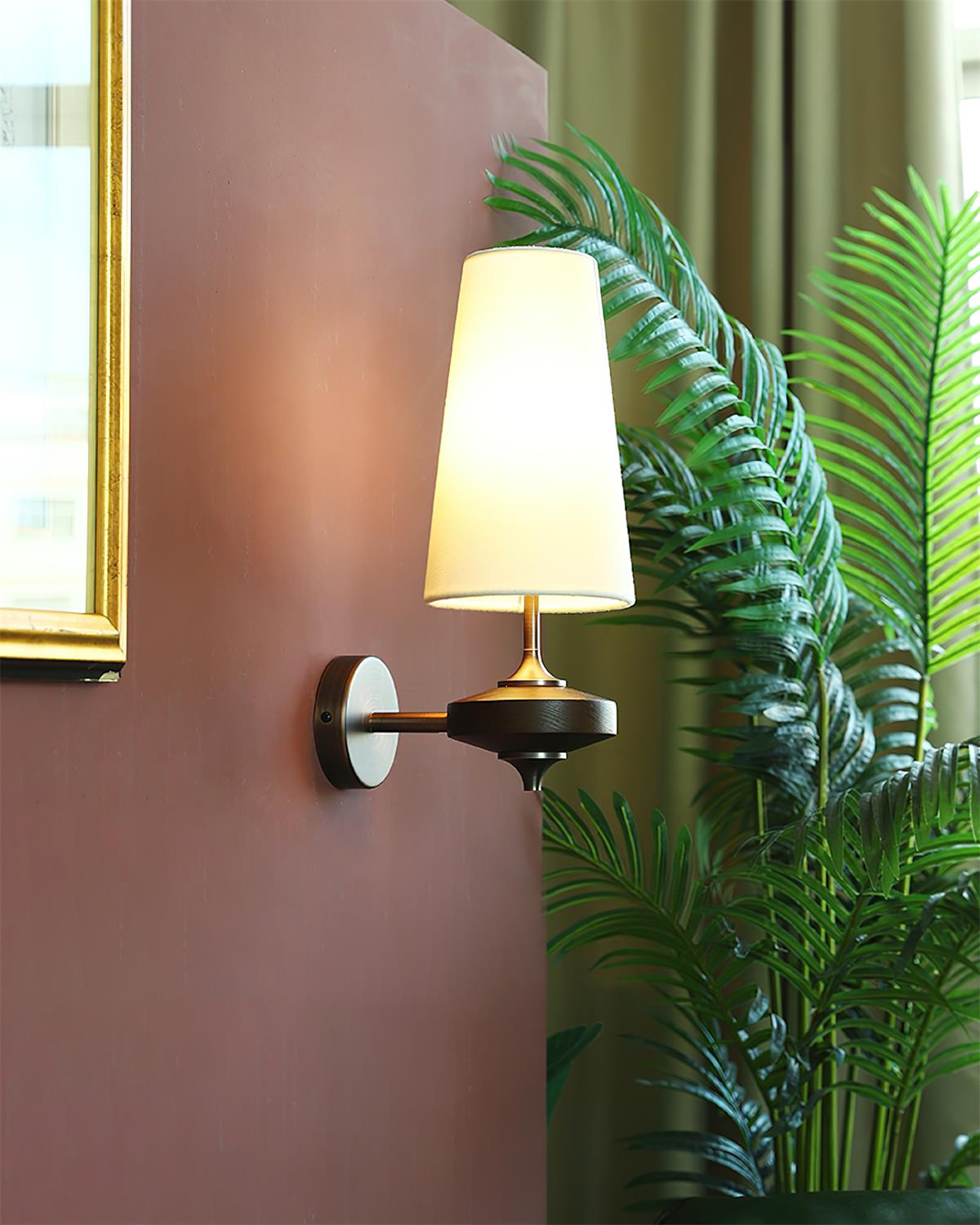 Alistair Wall Lamp