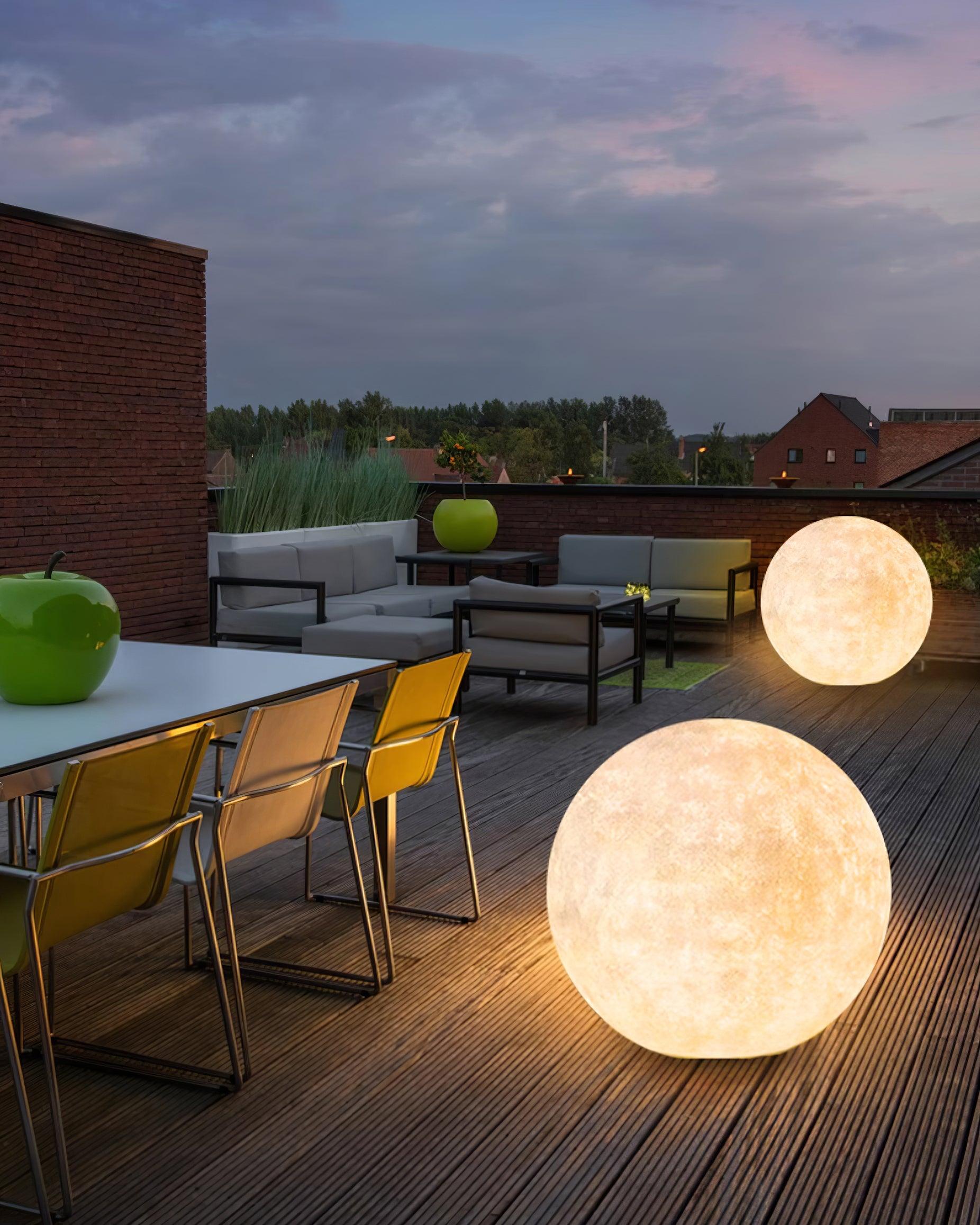 Selene Outdoor Light