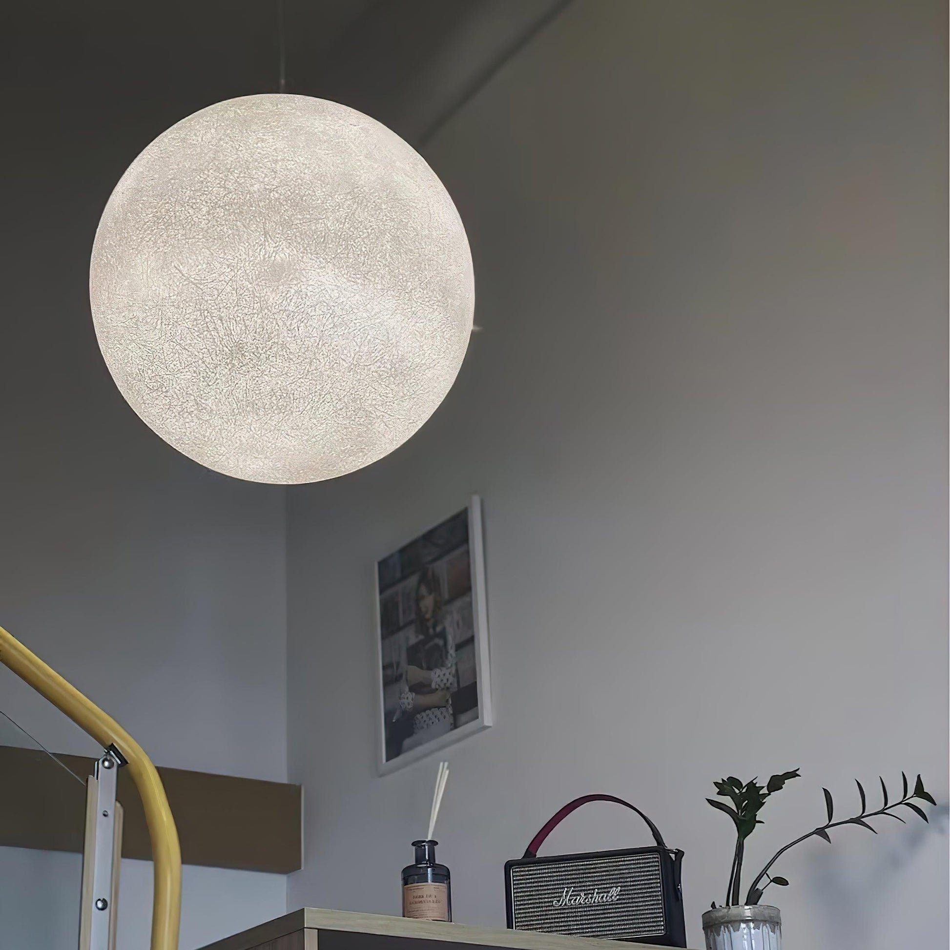 Lustra Pendant Lamp Moon Shaped for Living Room-Neutral Decor