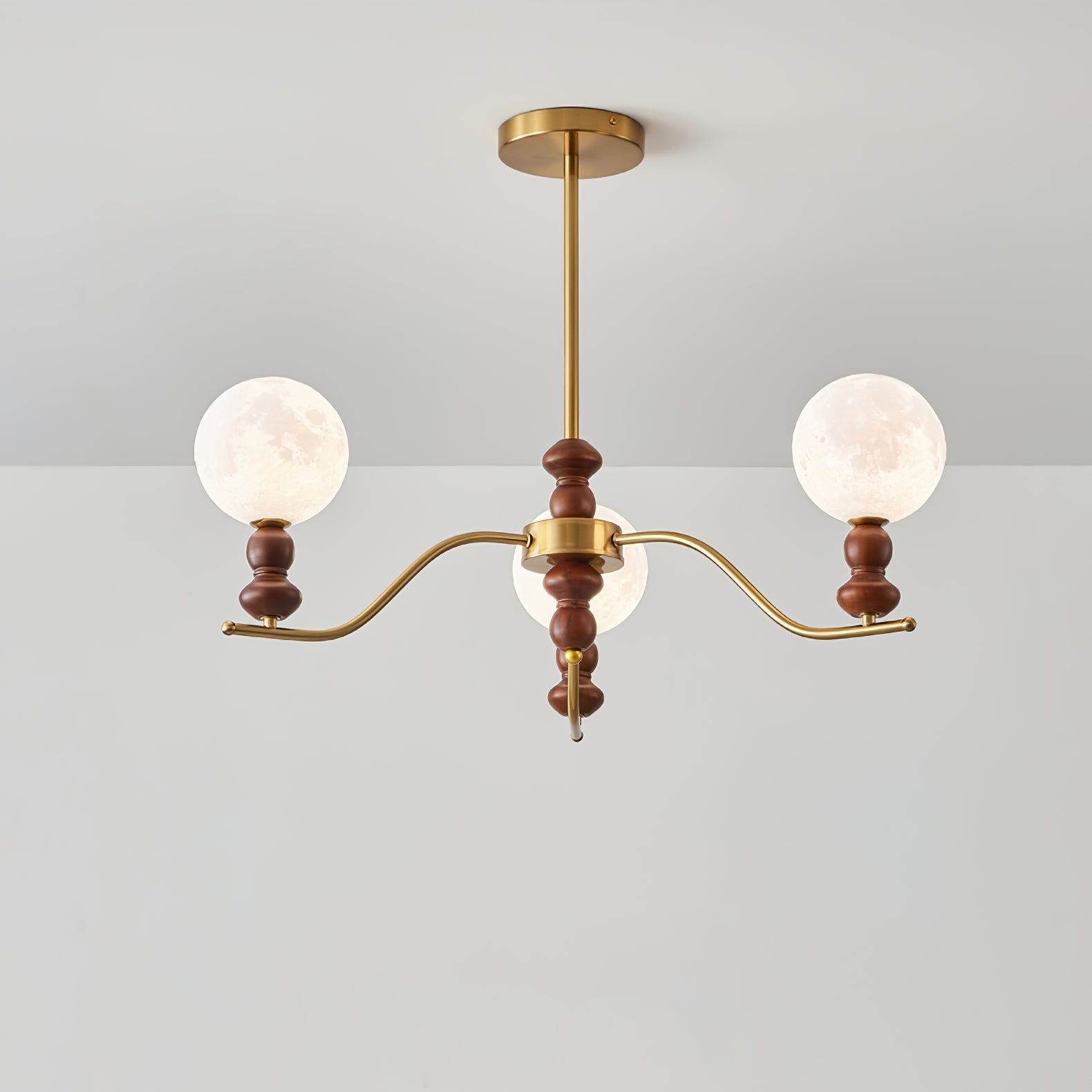 Lustra Chandelier Brass Wood Moon Globe Elegant-Neutral Decor