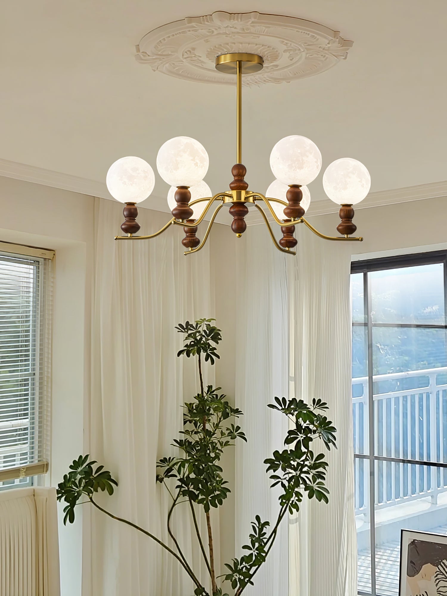 Lustra Chandelier Brass Wood Moon Globe Elegant-Neutral Decor
