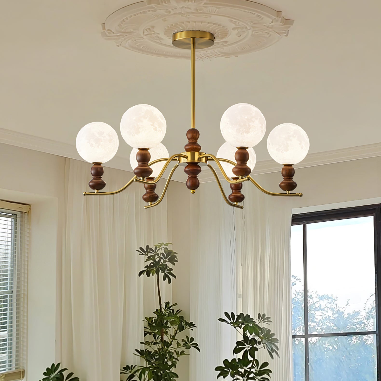 Lustra Chandelier Brass Wood Moon Globe Elegant-Neutral Decor