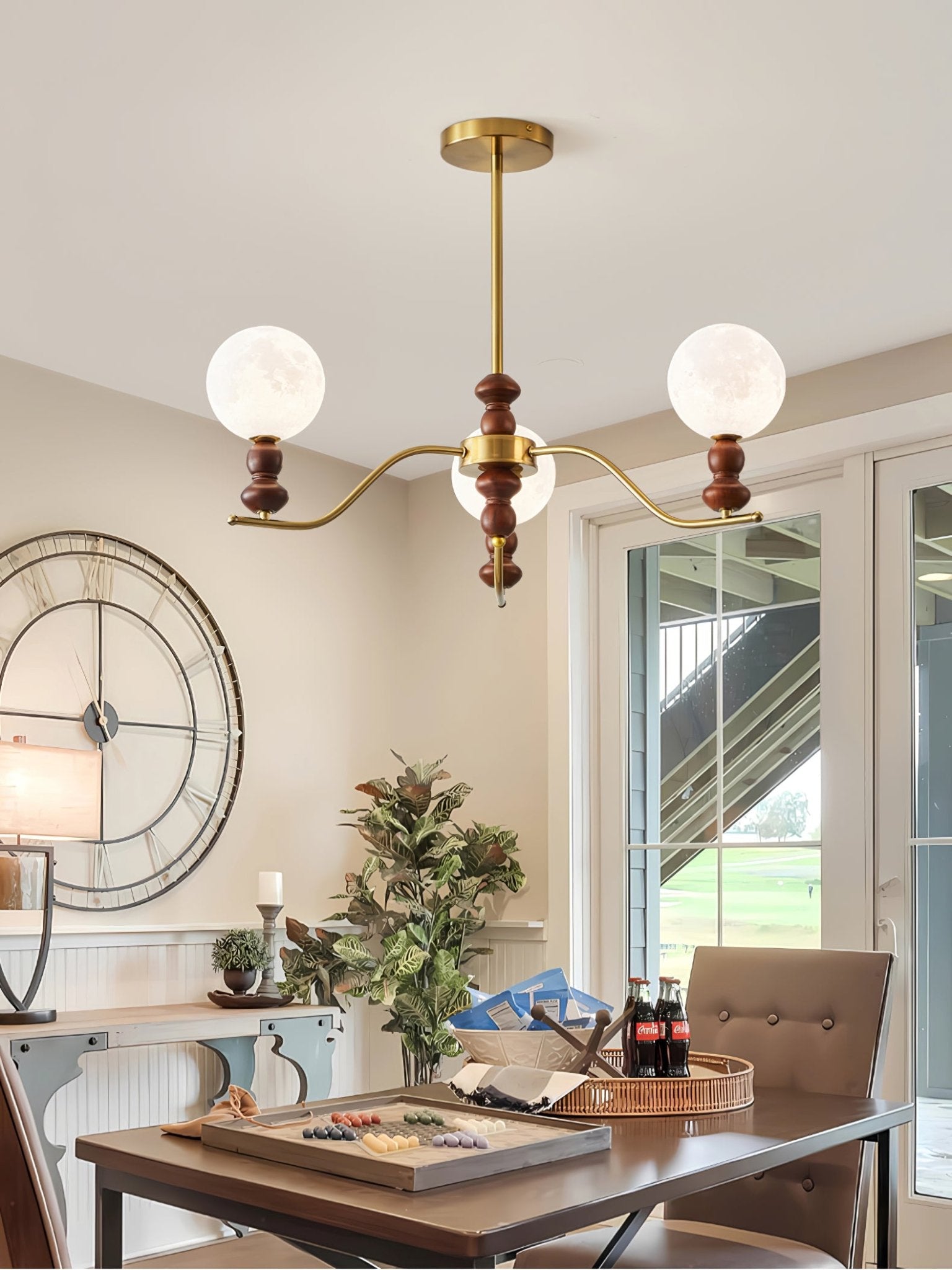 Lustra Chandelier Brass Wood Moon Globe Elegant-Neutral Decor