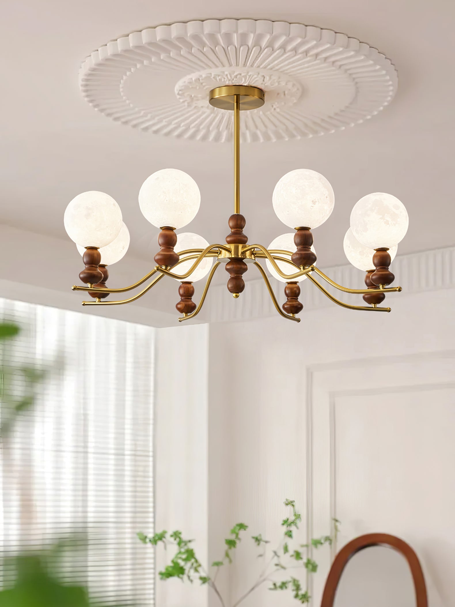 Lustra Chandelier Brass Wood Moon Globe Elegant-Neutral Decor