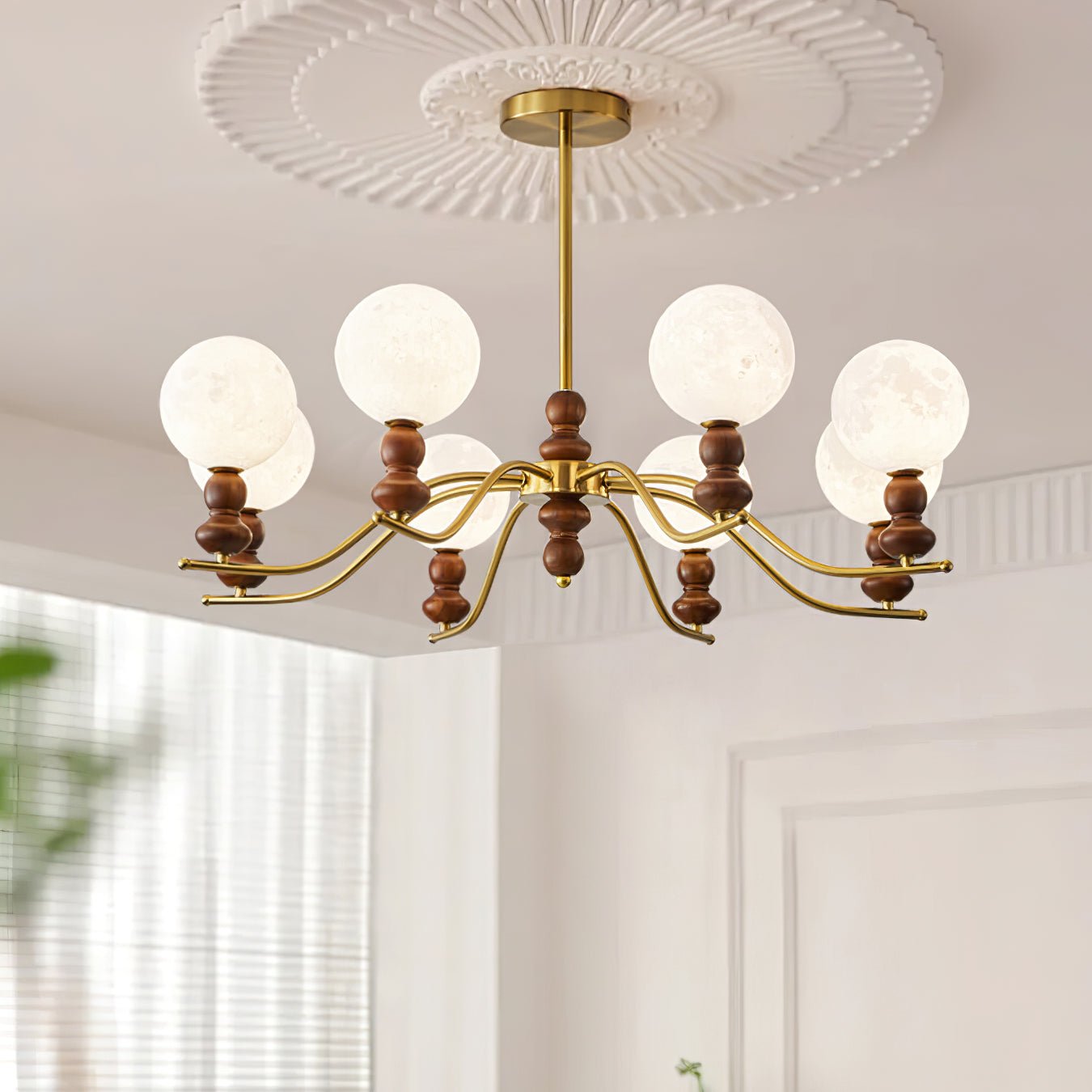 Lustra Chandelier Brass Wood Moon Globe Elegant-Neutral Decor