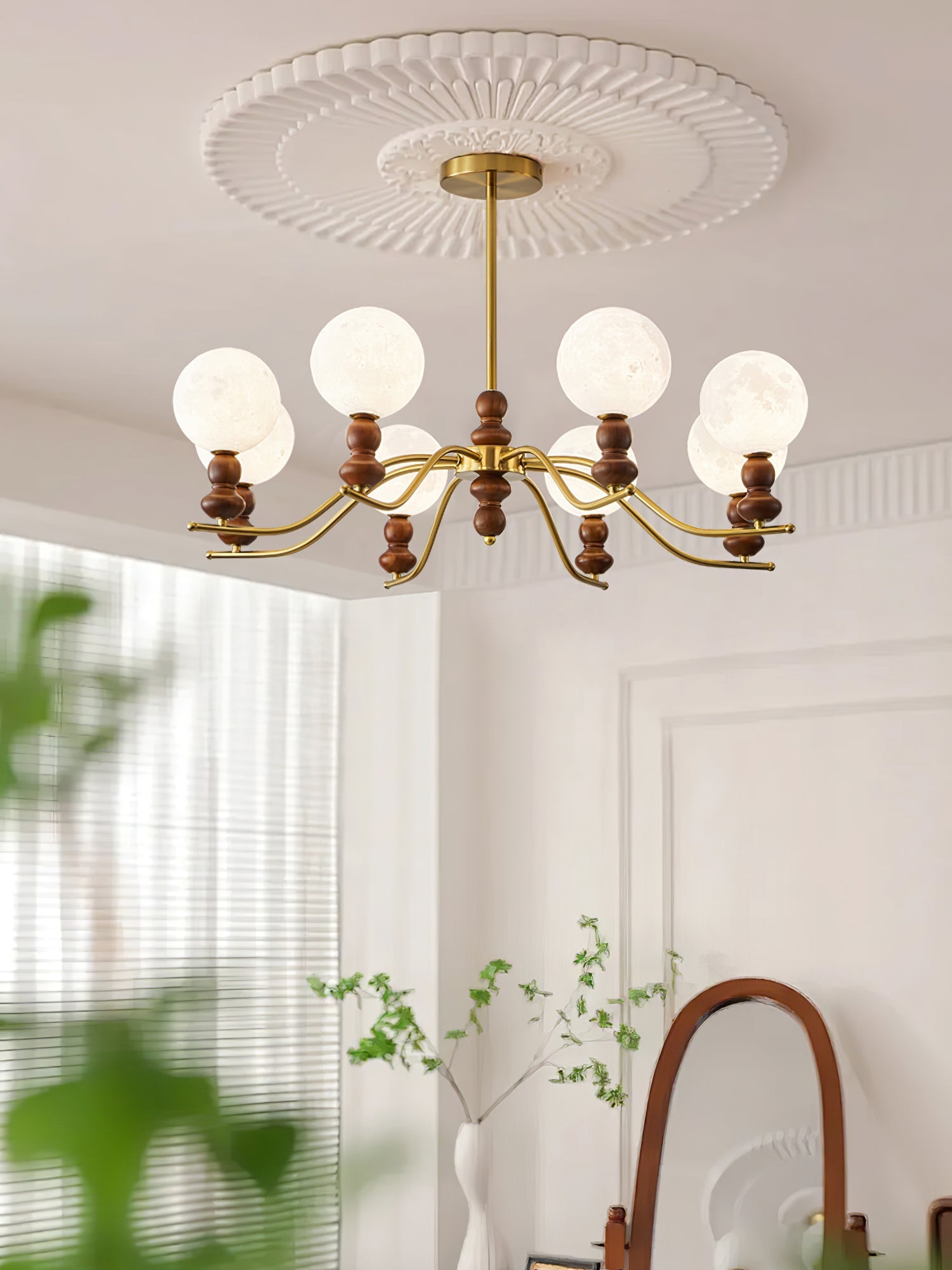 Lustra Chandelier Brass Wood Moon Globe Elegant-Neutral Decor