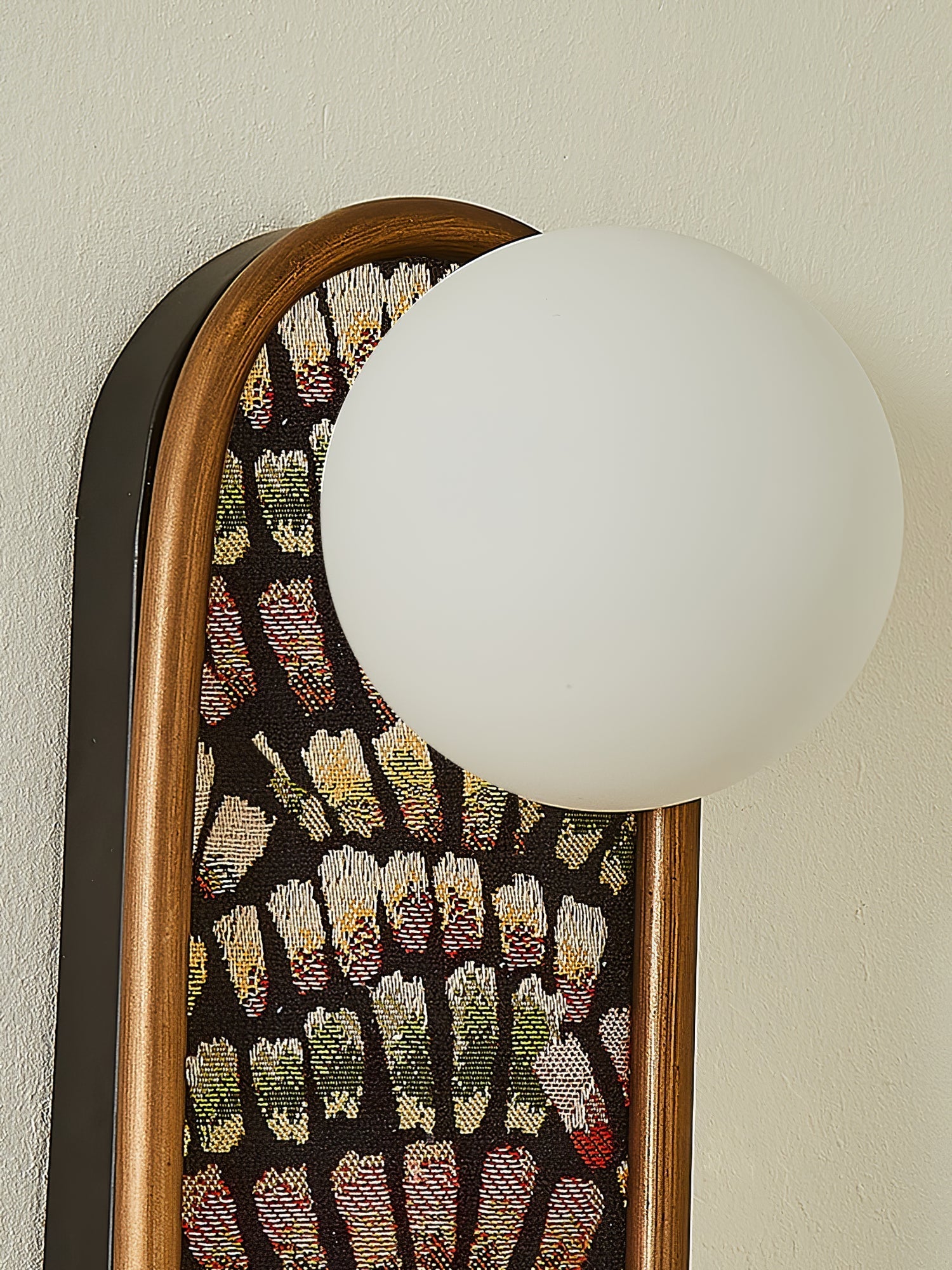 Uzorus Premium Nordic Art Fabric Wall Light-Neutral Decor