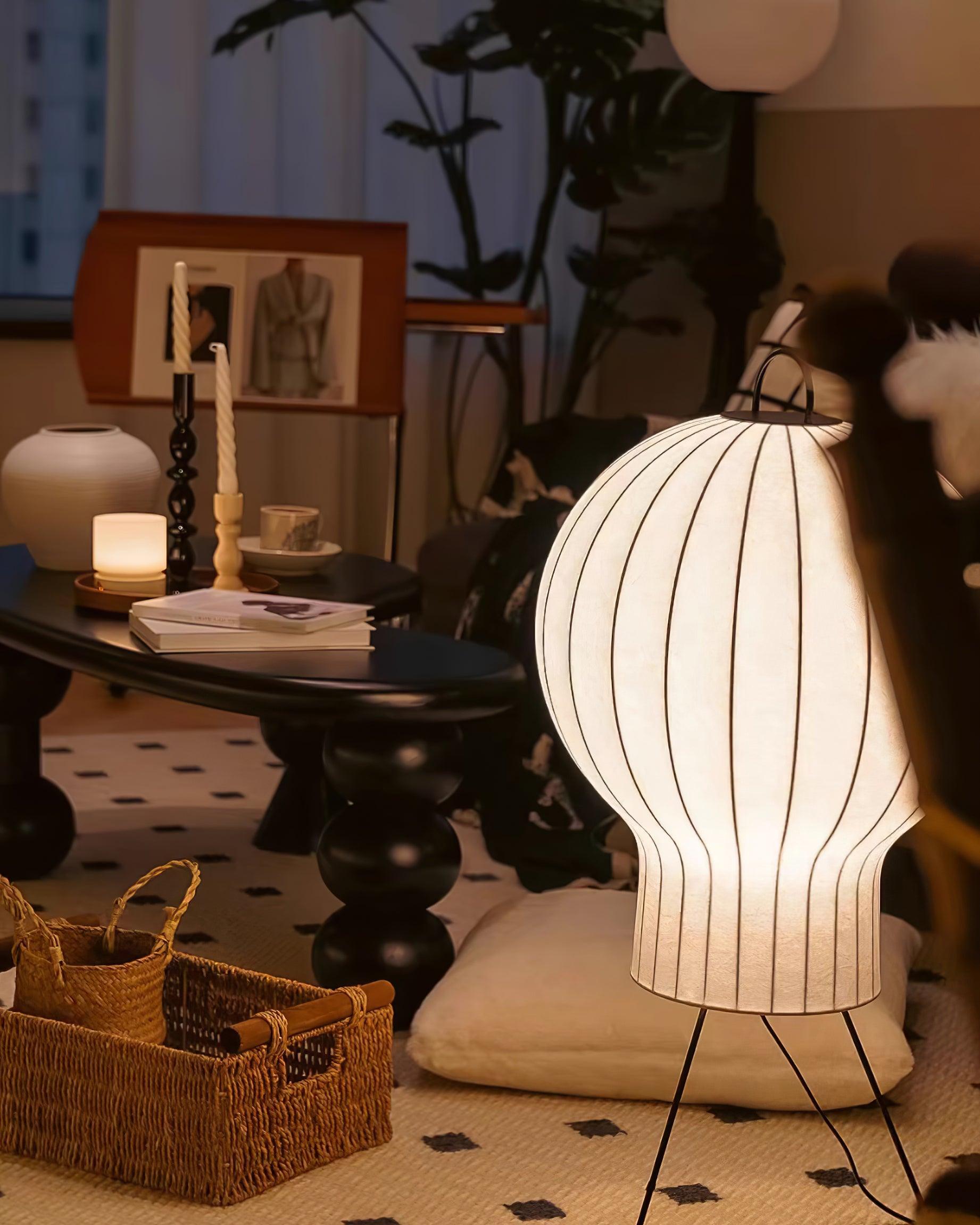 Balloon Minimalist Silk Floor lamp-Neutral Decor