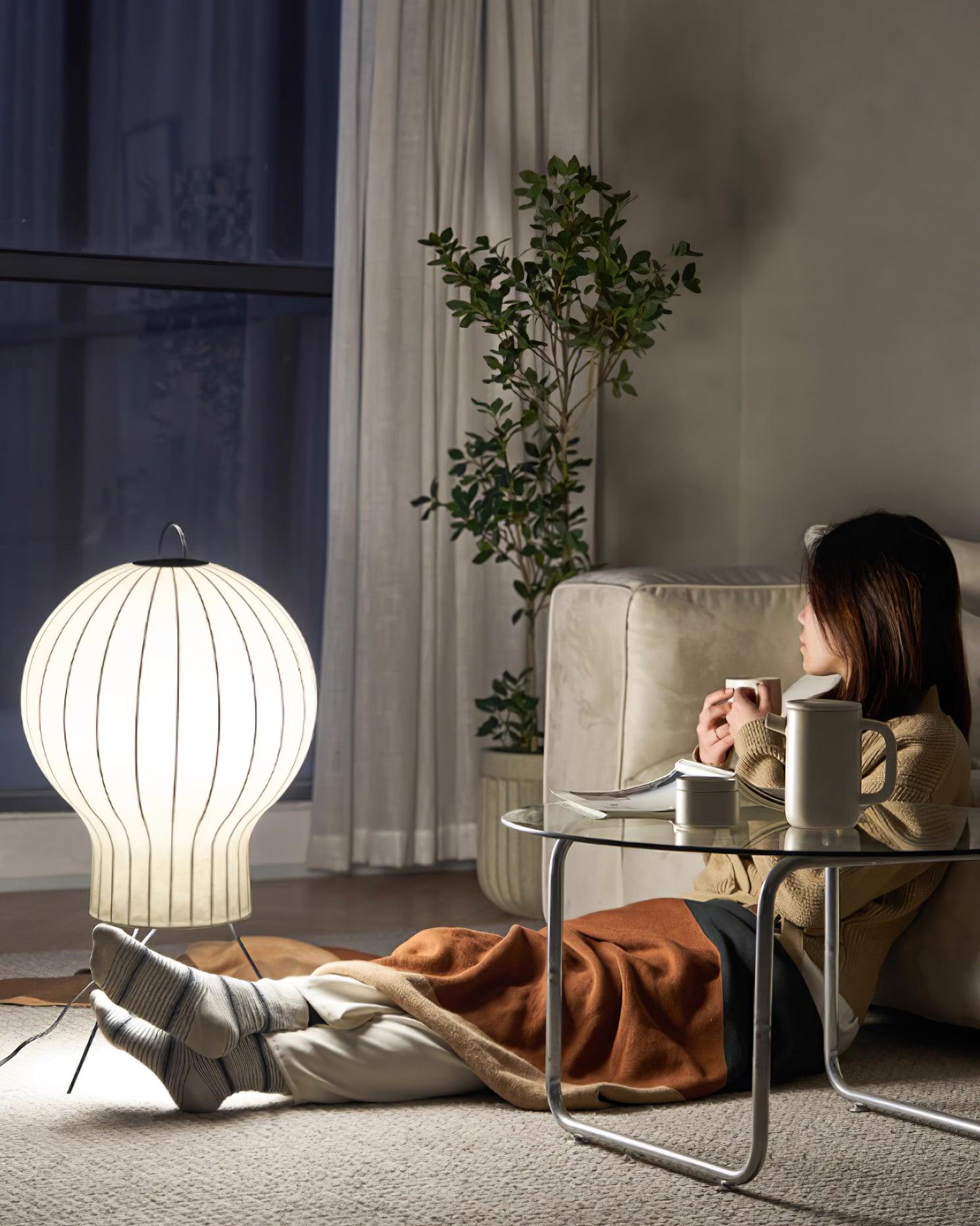 Balloon Minimalist Silk Floor lamp-Neutral Decor