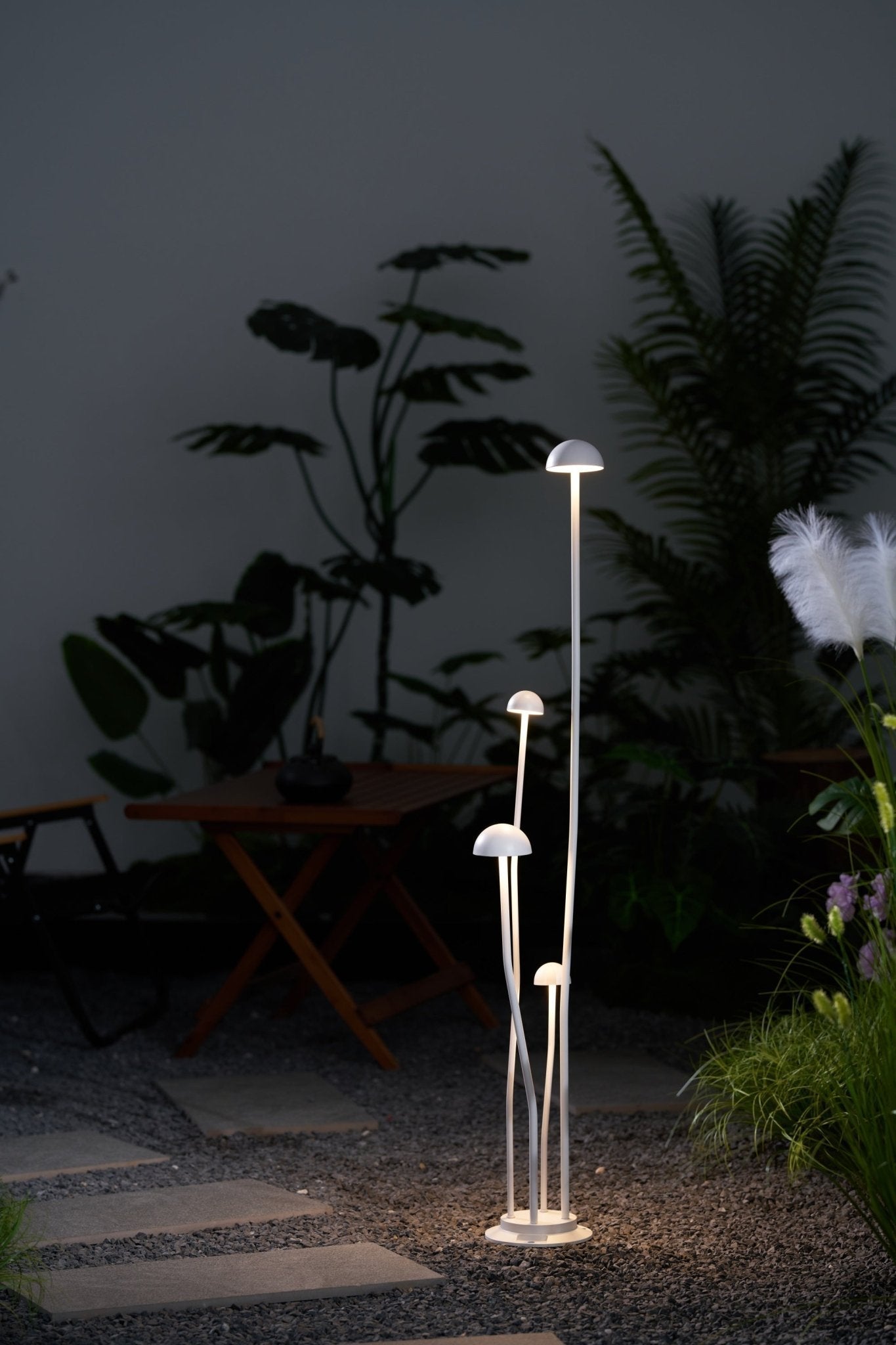 Nolv Outdoor Lamp-Neutral Decor