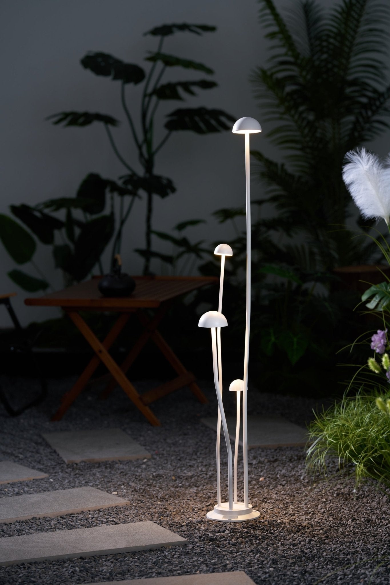 Nolv Outdoor Lamp-Neutral Decor