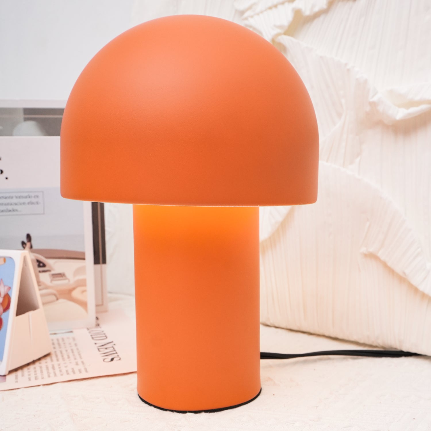Urathen Retro Table Lamp-Neutral Decor