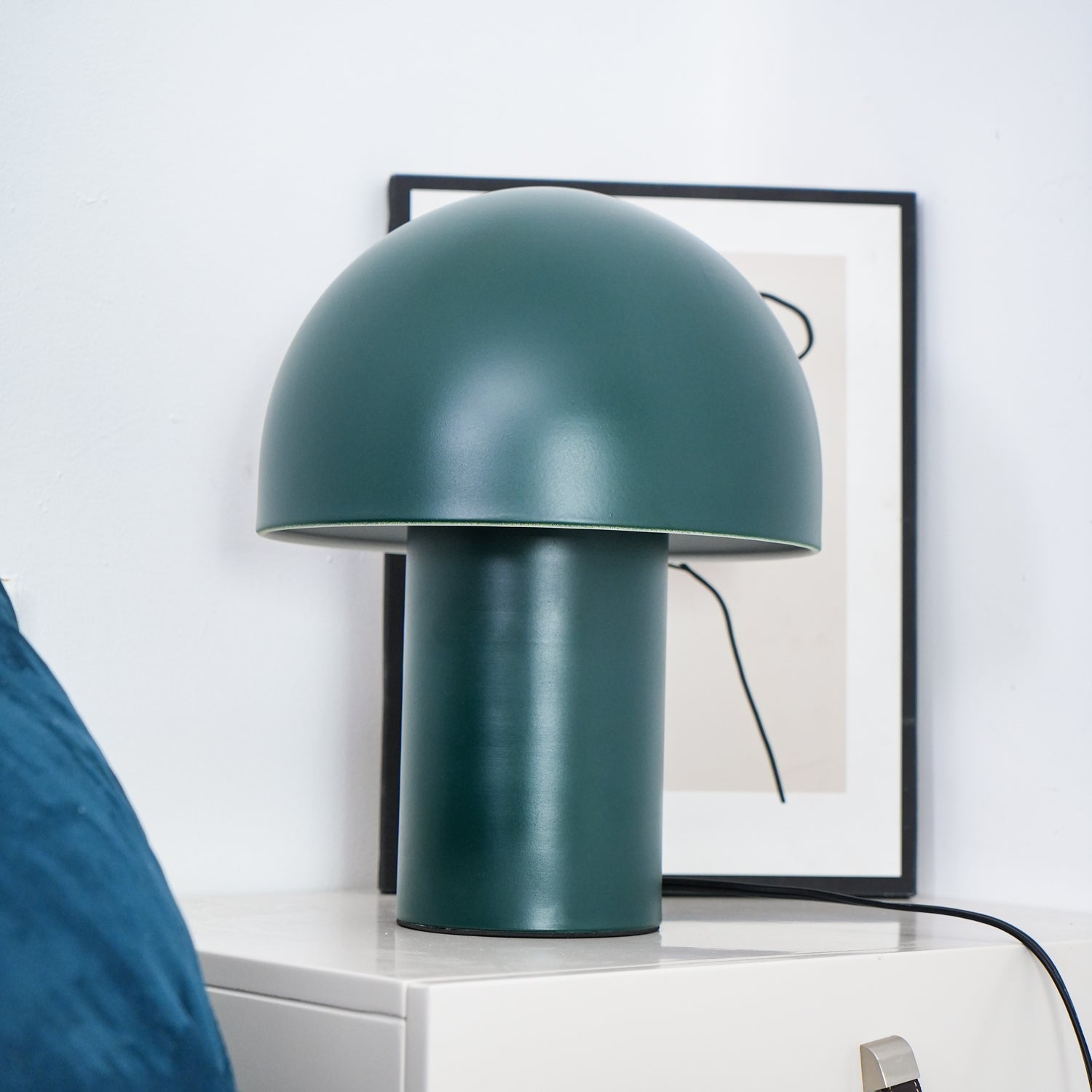 Urathen Retro Table Lamp-Neutral Decor