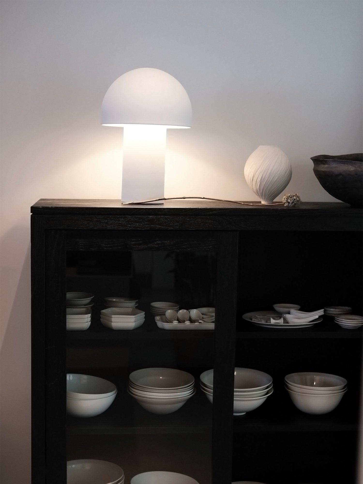 Urathen Retro Table Lamp-Neutral Decor
