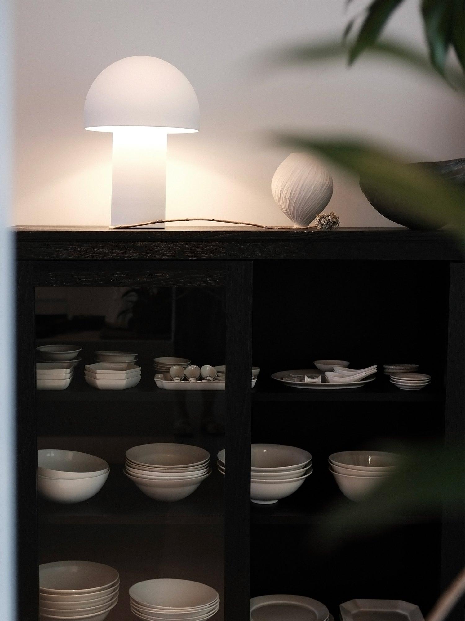 Urathen Retro Table Lamp-Neutral Decor