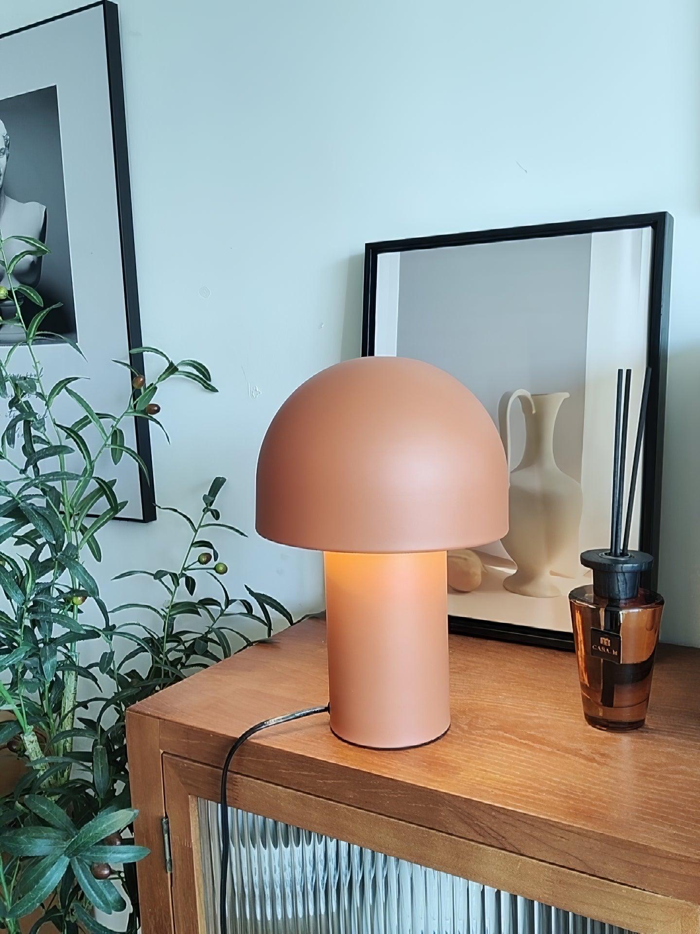 Urathen Retro Table Lamp-Neutral Decor