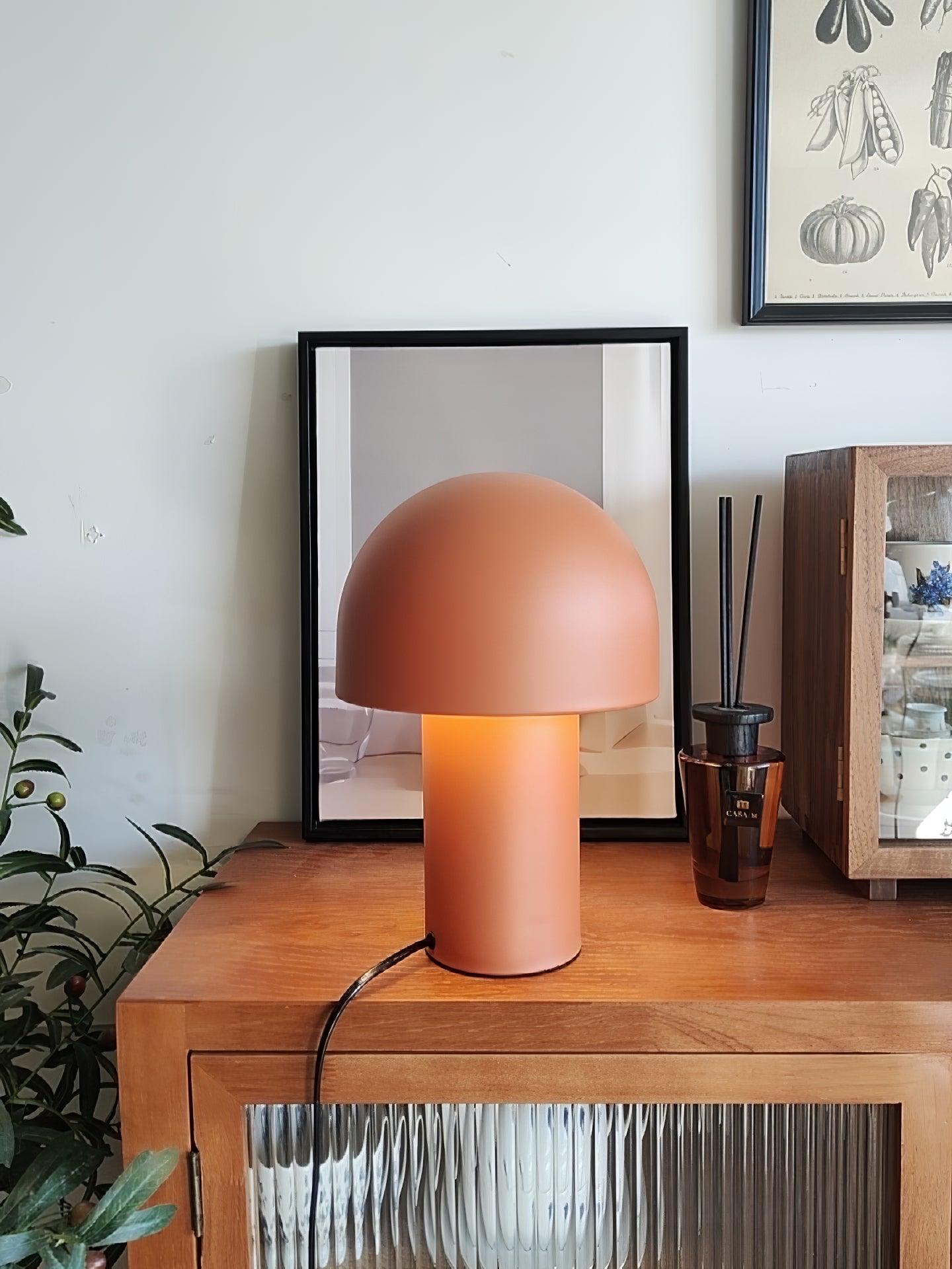 Urathen Retro Table Lamp-Neutral Decor