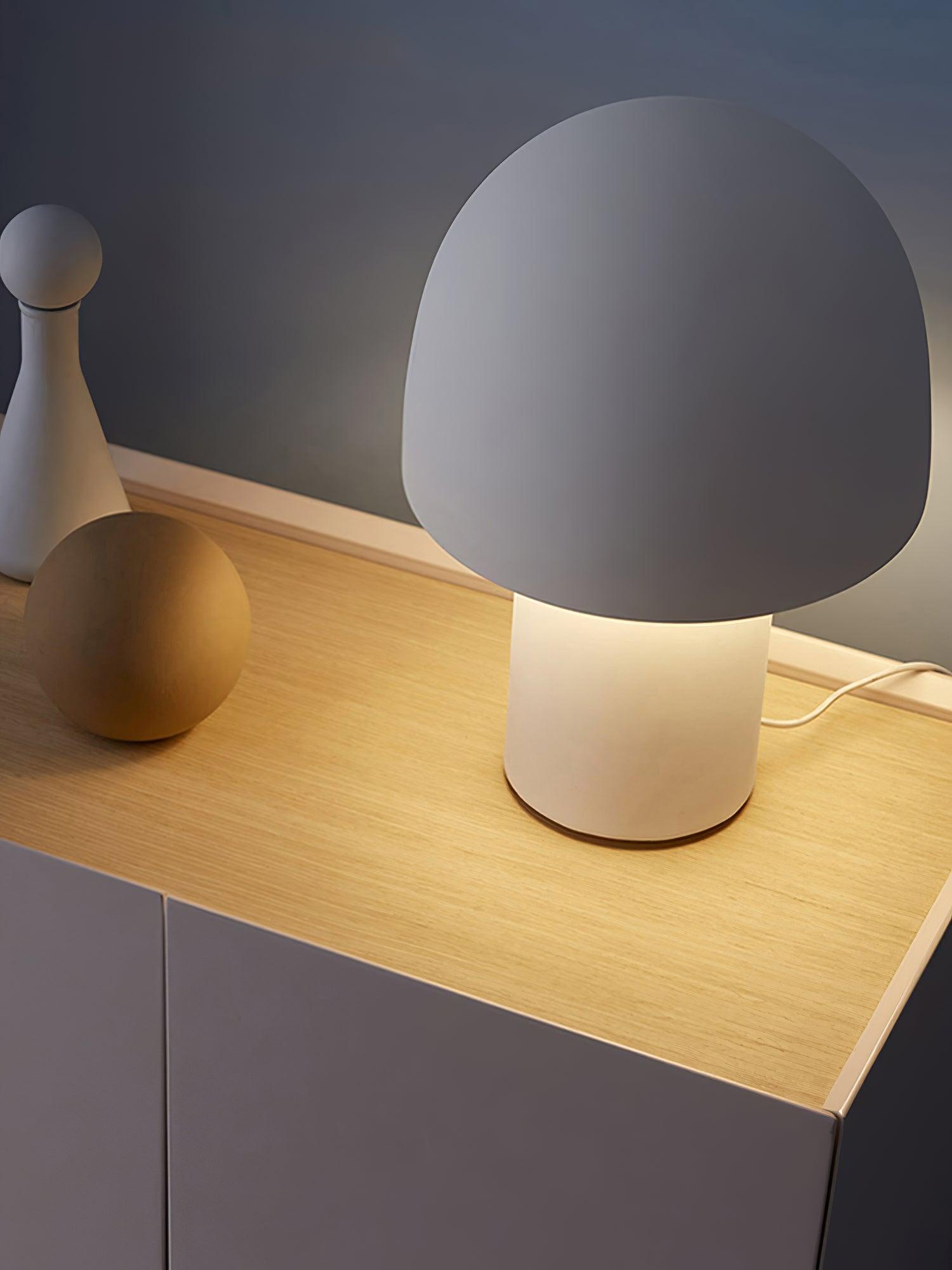 Urathen Retro Table Lamp-Neutral Decor