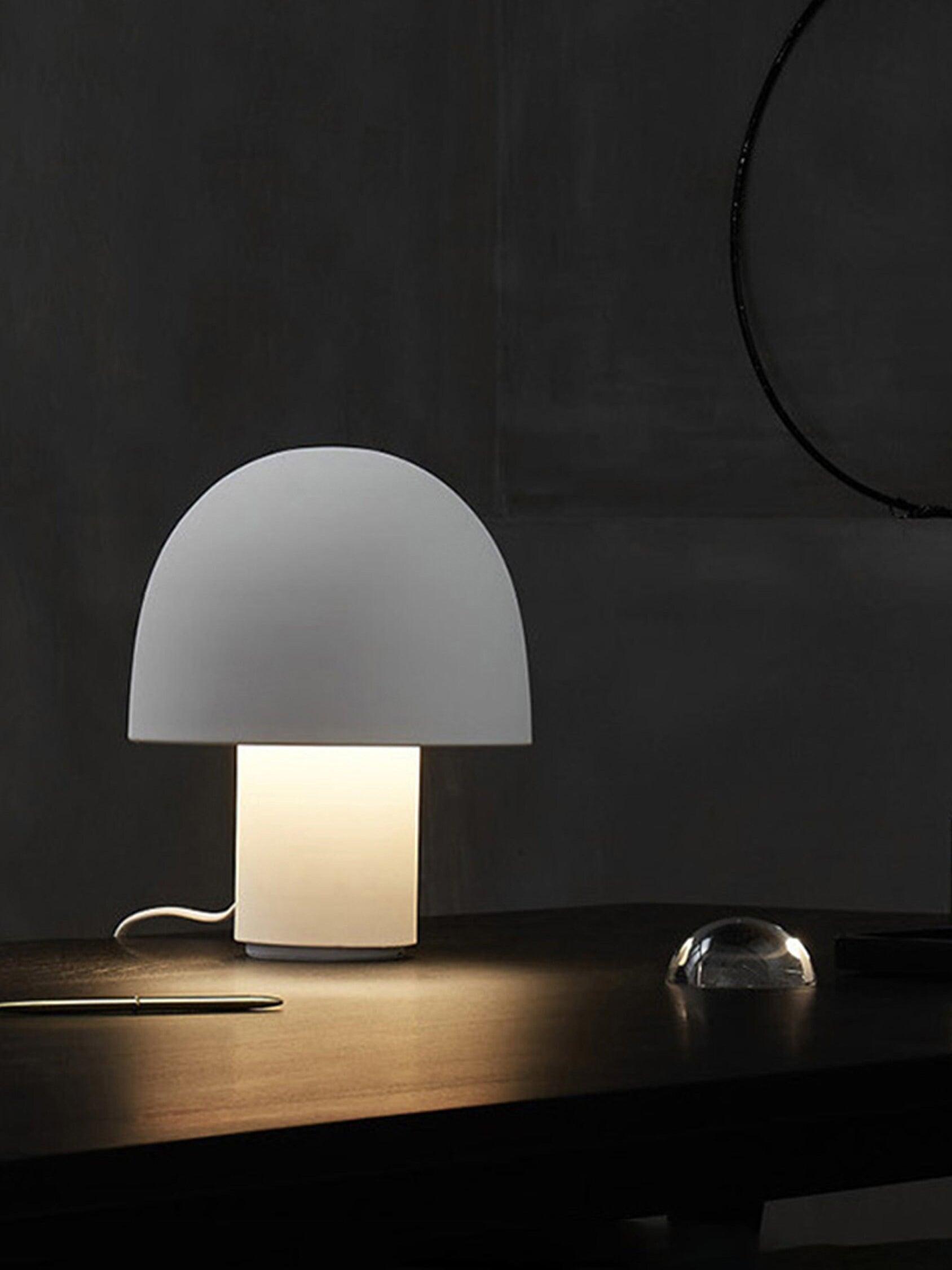 Urathen Retro Table Lamp-Neutral Decor