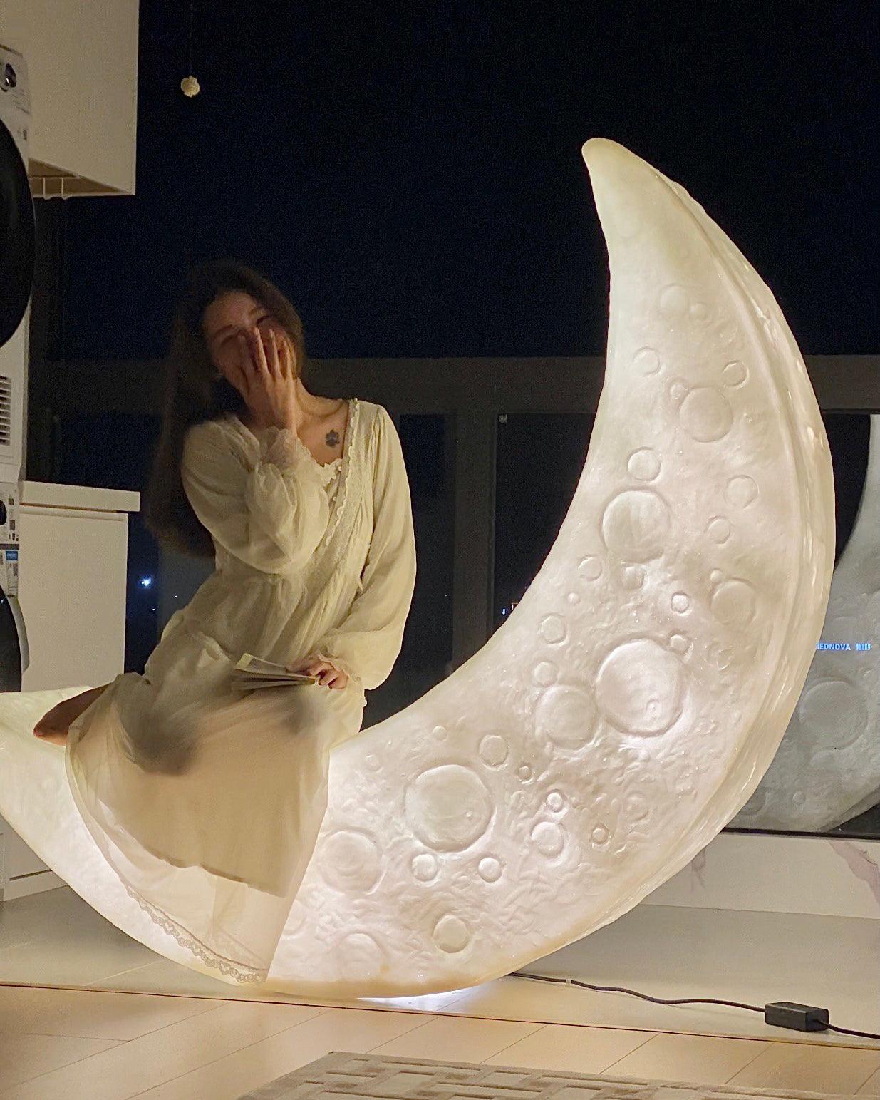 Zetheor Crescent Moon Resin Floor Lamp-Neutral Decor