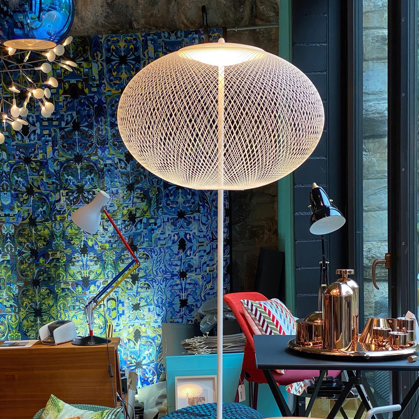 Ilsolyre Industrial Mesh Floor Lamp-Neutral Decor