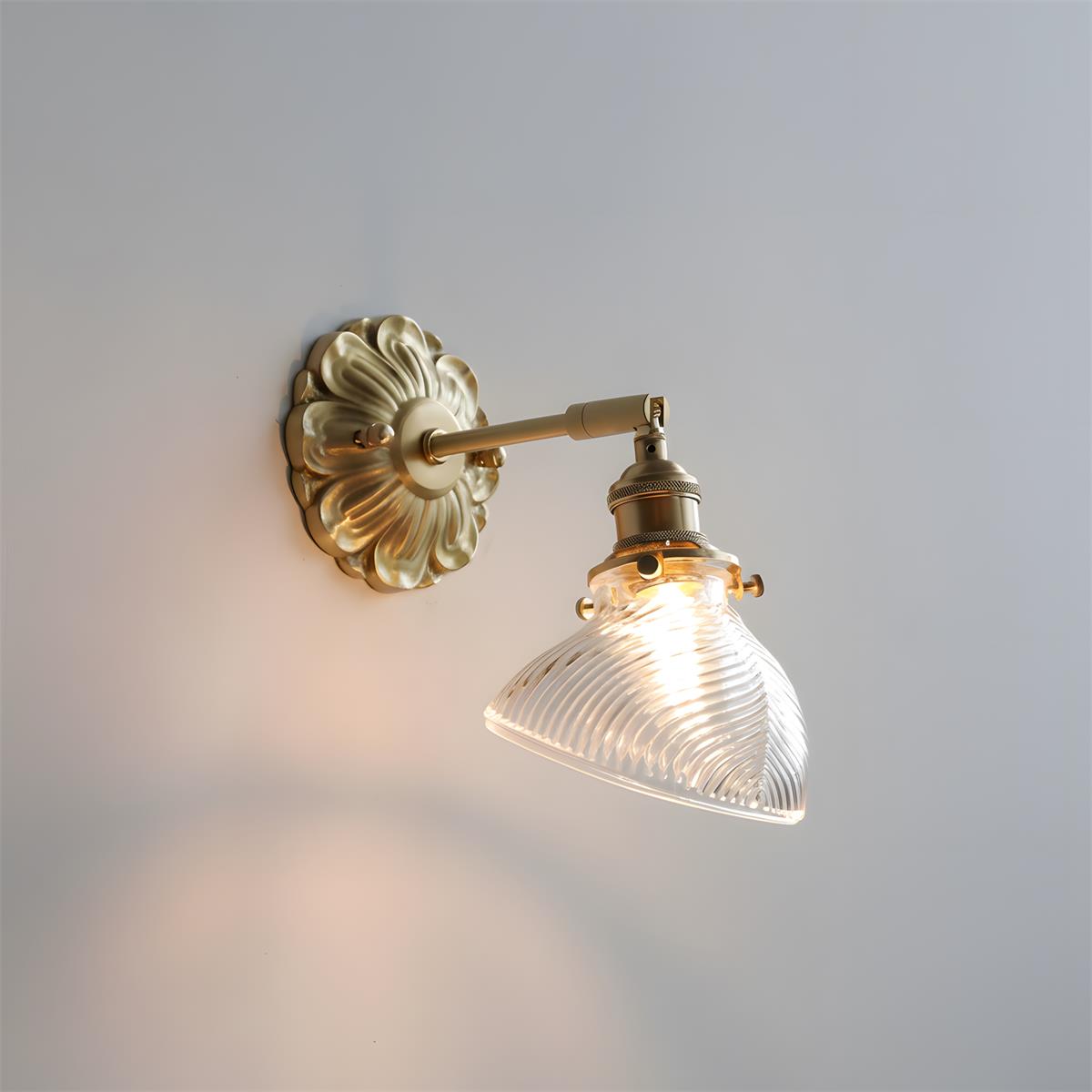 Minerva Wall Lamp