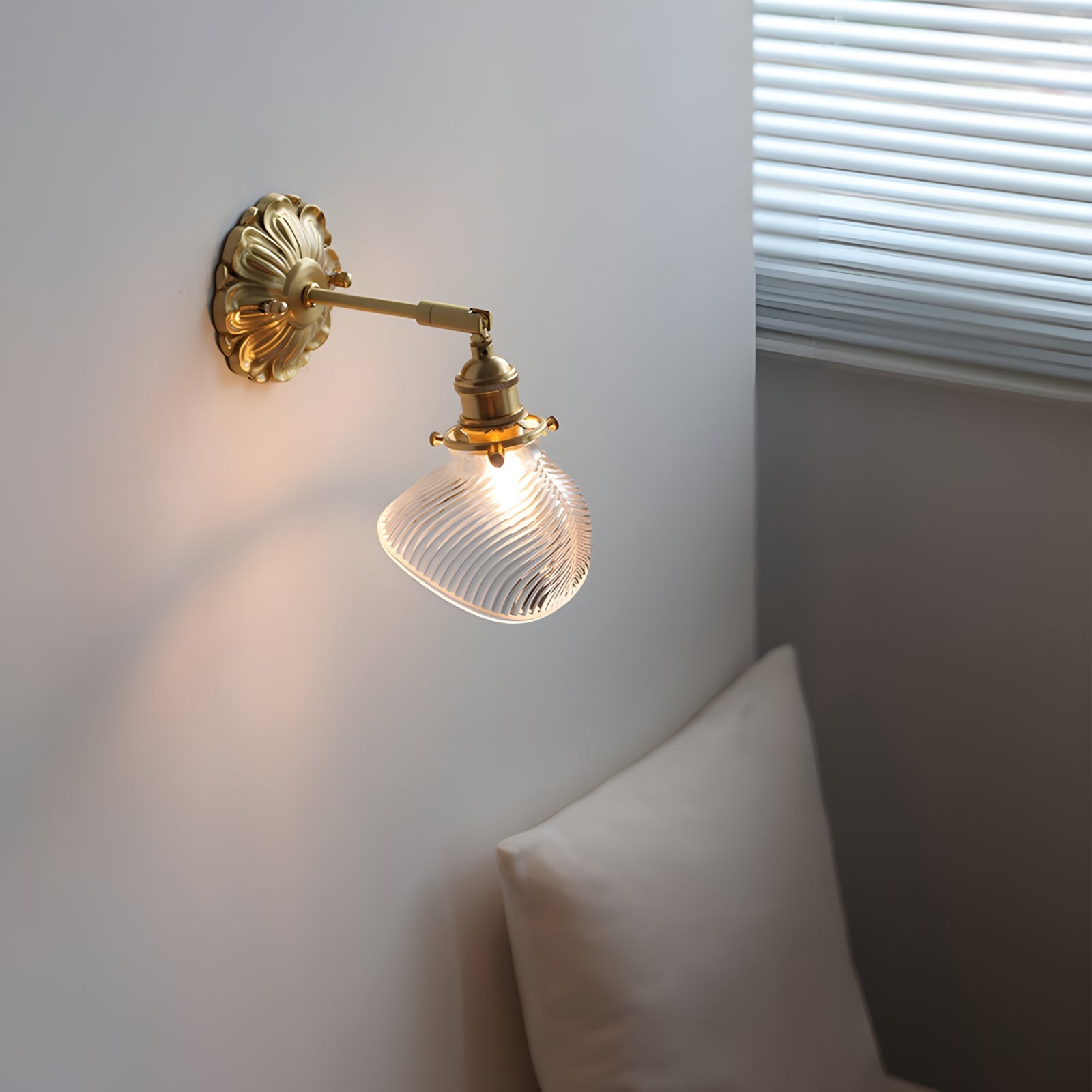 Minerva Wall Lamp