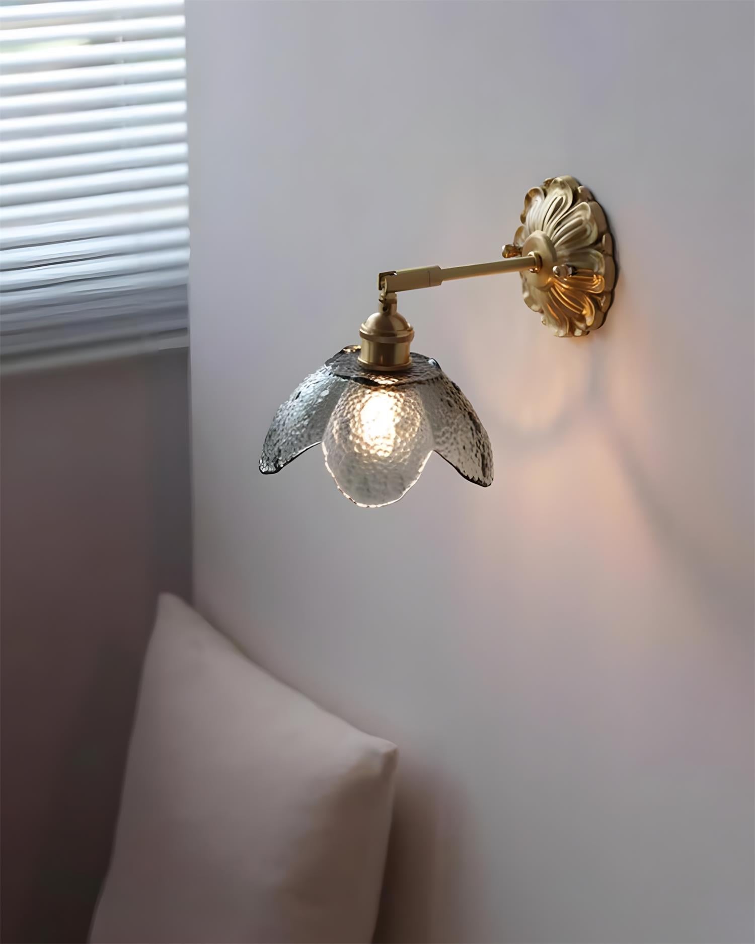 Minerva Wall Lamp