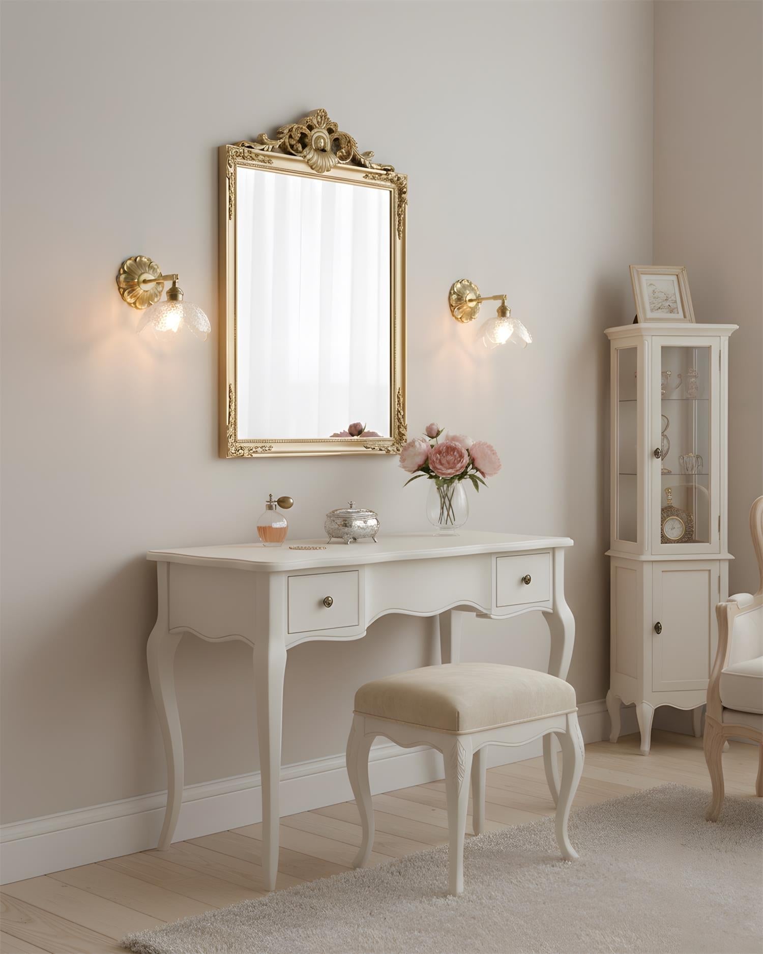 Minerva Wall Lamp