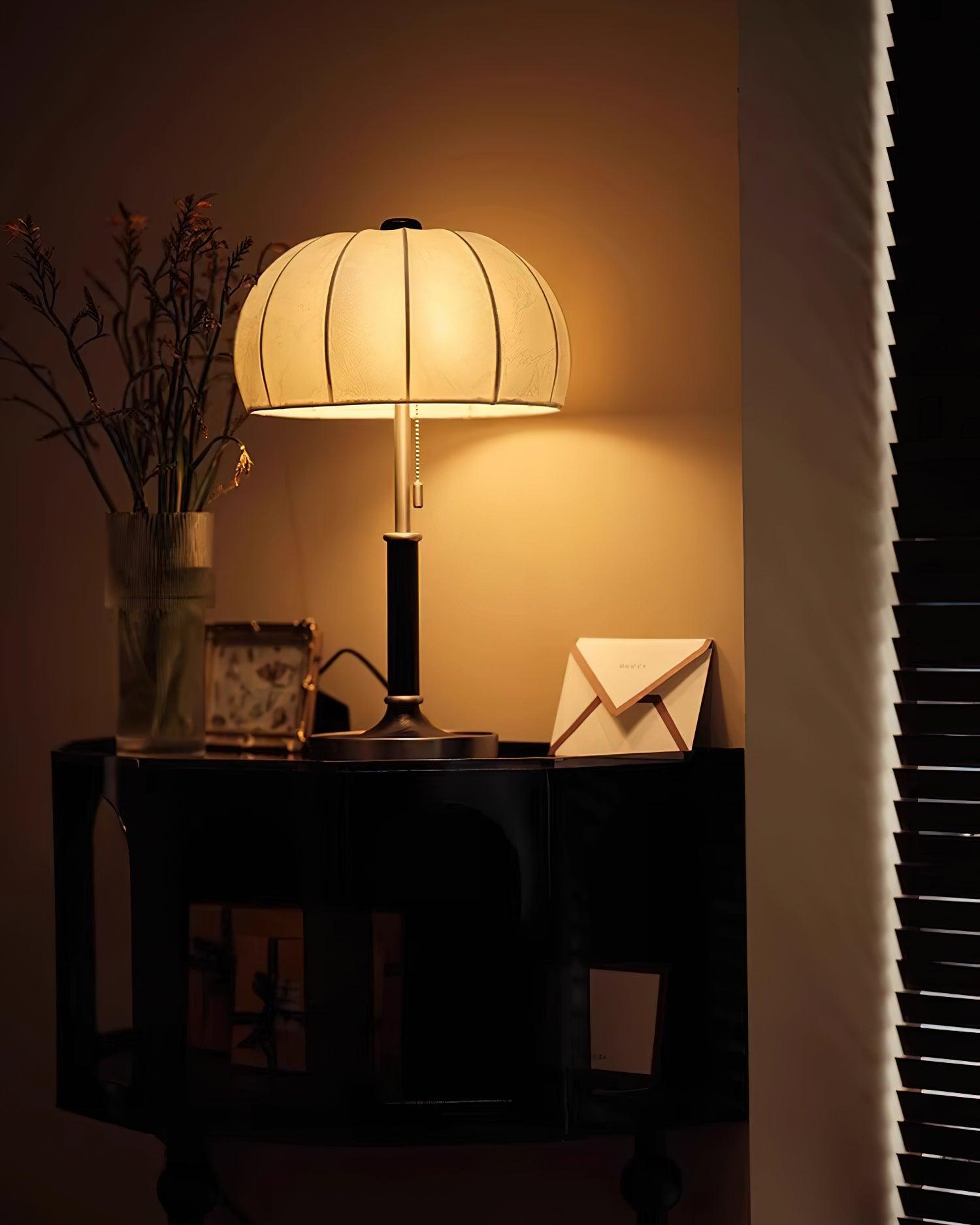 Nalemu Wood Fabric Retro Table Lamp-Neutral Decor