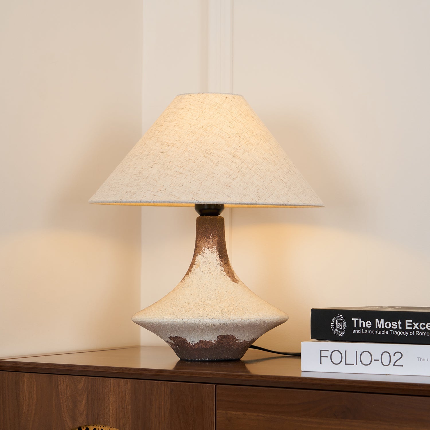 Navoer Fabric Artistic Table Lamp-Neutral Decor