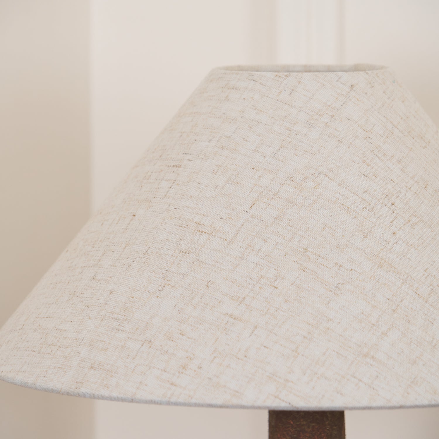 Navoer Fabric Artistic Table Lamp-Neutral Decor