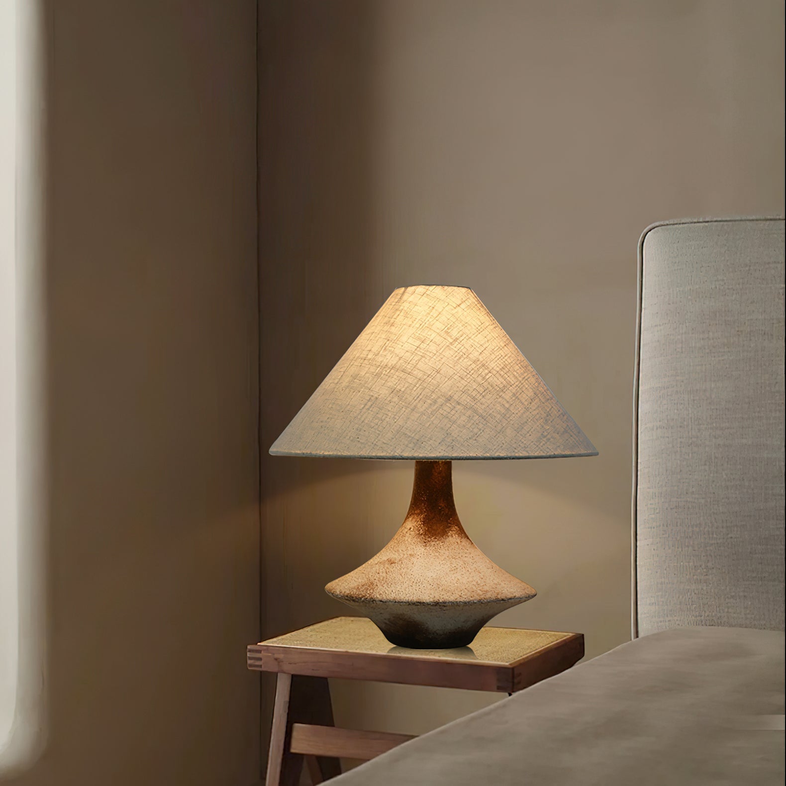 Navoer Fabric Artistic Table Lamp-Neutral Decor