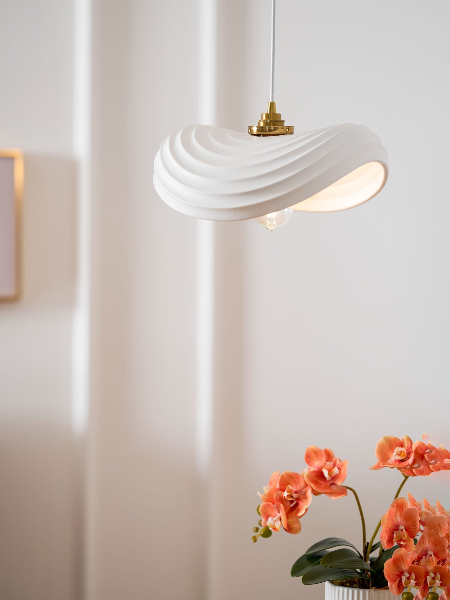 Lila Modern Resin Pendant Light-Neutral Decor
