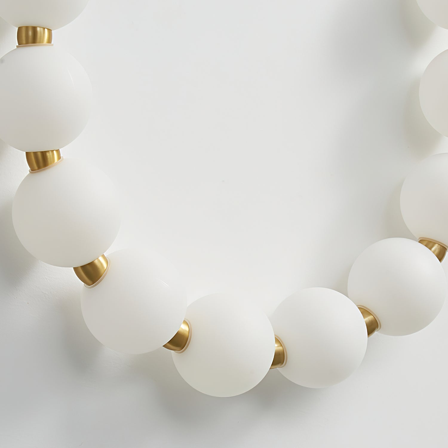 Ilirel Art Necklace Loop Brass Wall Lamp-Neutral Decor